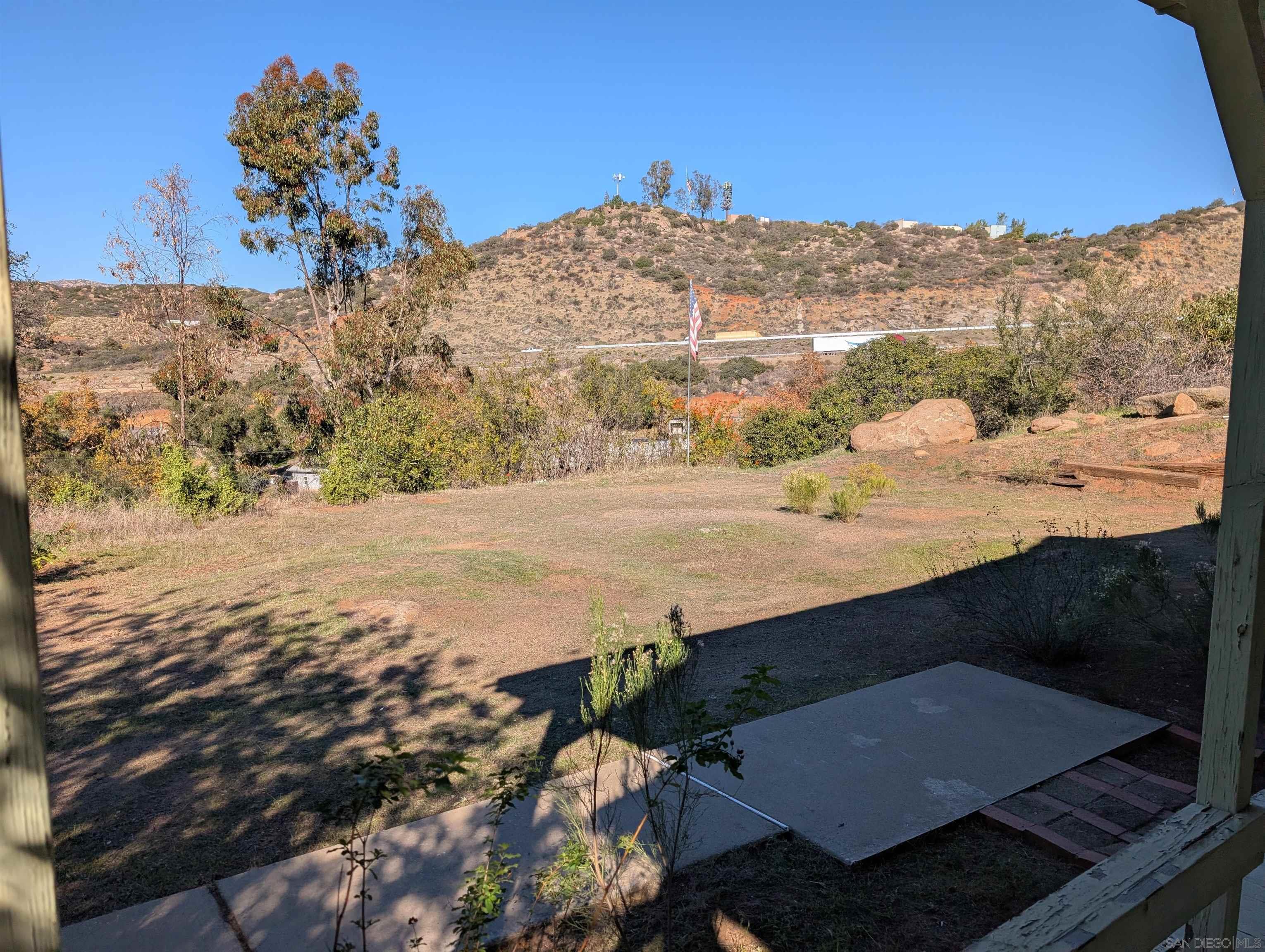 Detail Gallery Image 3 of 7 For 1331  Ramblewood Rd, Alpine,  CA 91901 - 3 Beds | 2 Baths