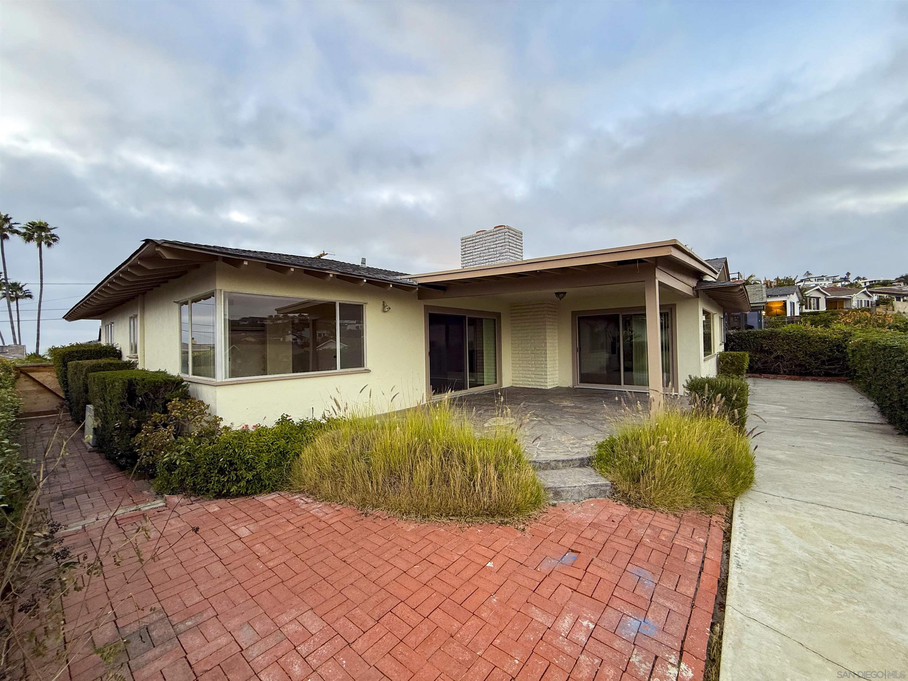 Detail Gallery Image 5 of 46 For 5531  Ladybird Ln, La Jolla,  CA 92037 - 3 Beds | 2 Baths