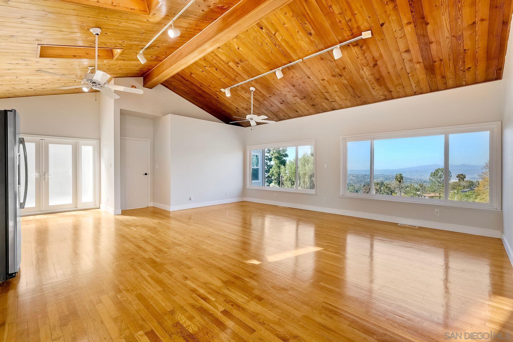 Detail Gallery Image 2 of 58 For 9945  Alto Dr, La Mesa,  CA 91941 - 5 Beds | 3/2 Baths