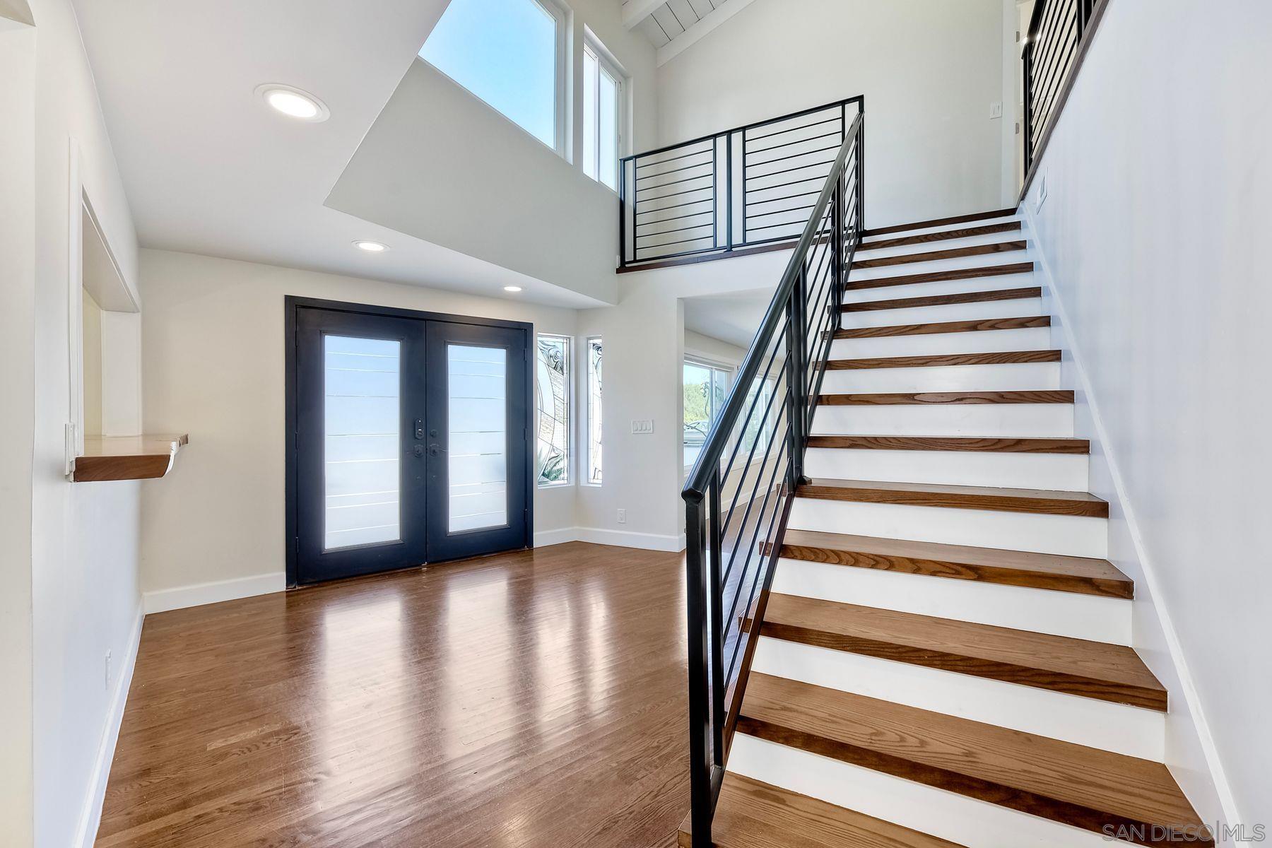 Detail Gallery Image 16 of 58 For 9945  Alto Dr, La Mesa,  CA 91941 - 5 Beds | 3/2 Baths