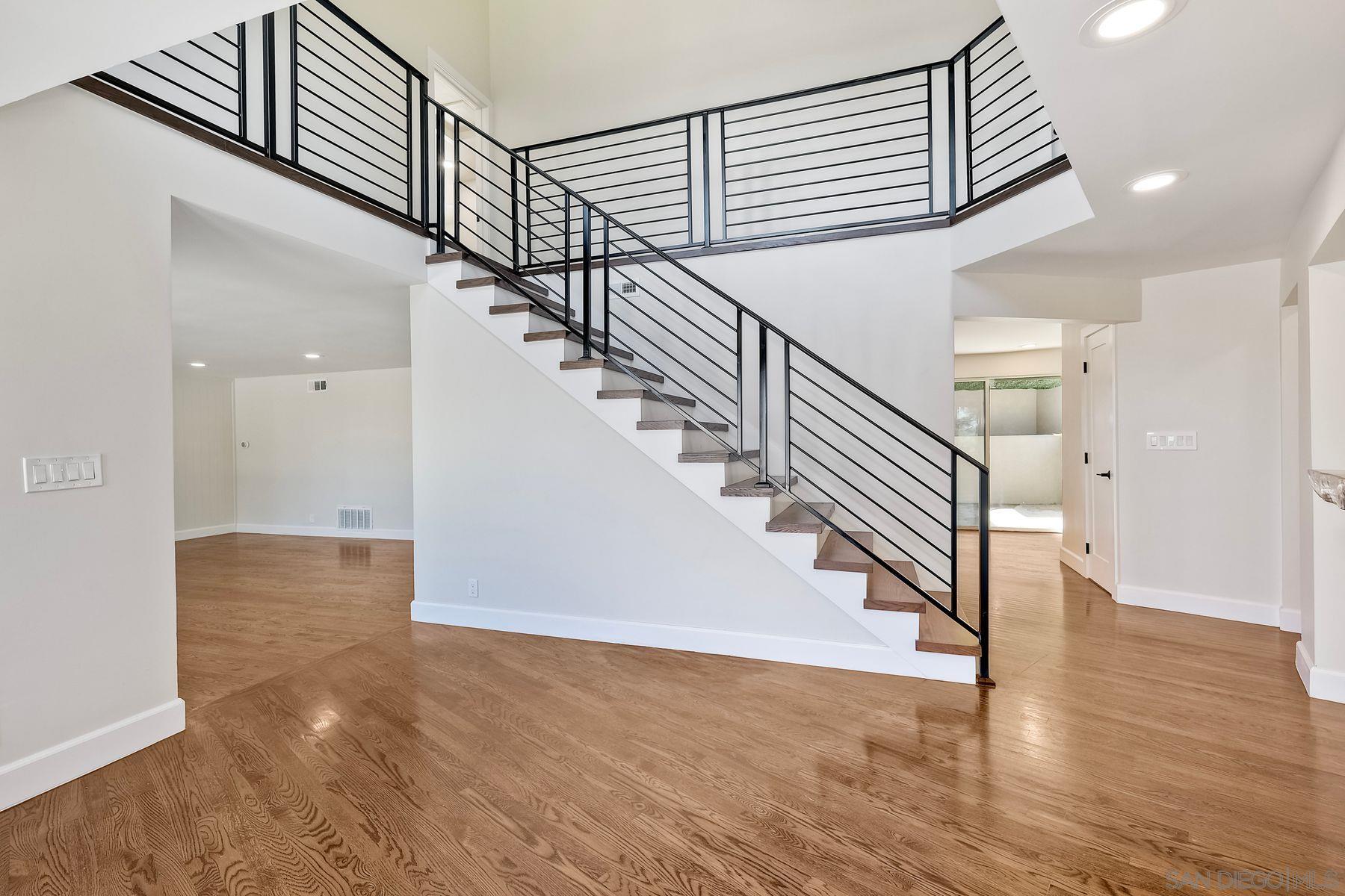 Detail Gallery Image 17 of 58 For 9945  Alto Dr, La Mesa,  CA 91941 - 5 Beds | 3/2 Baths