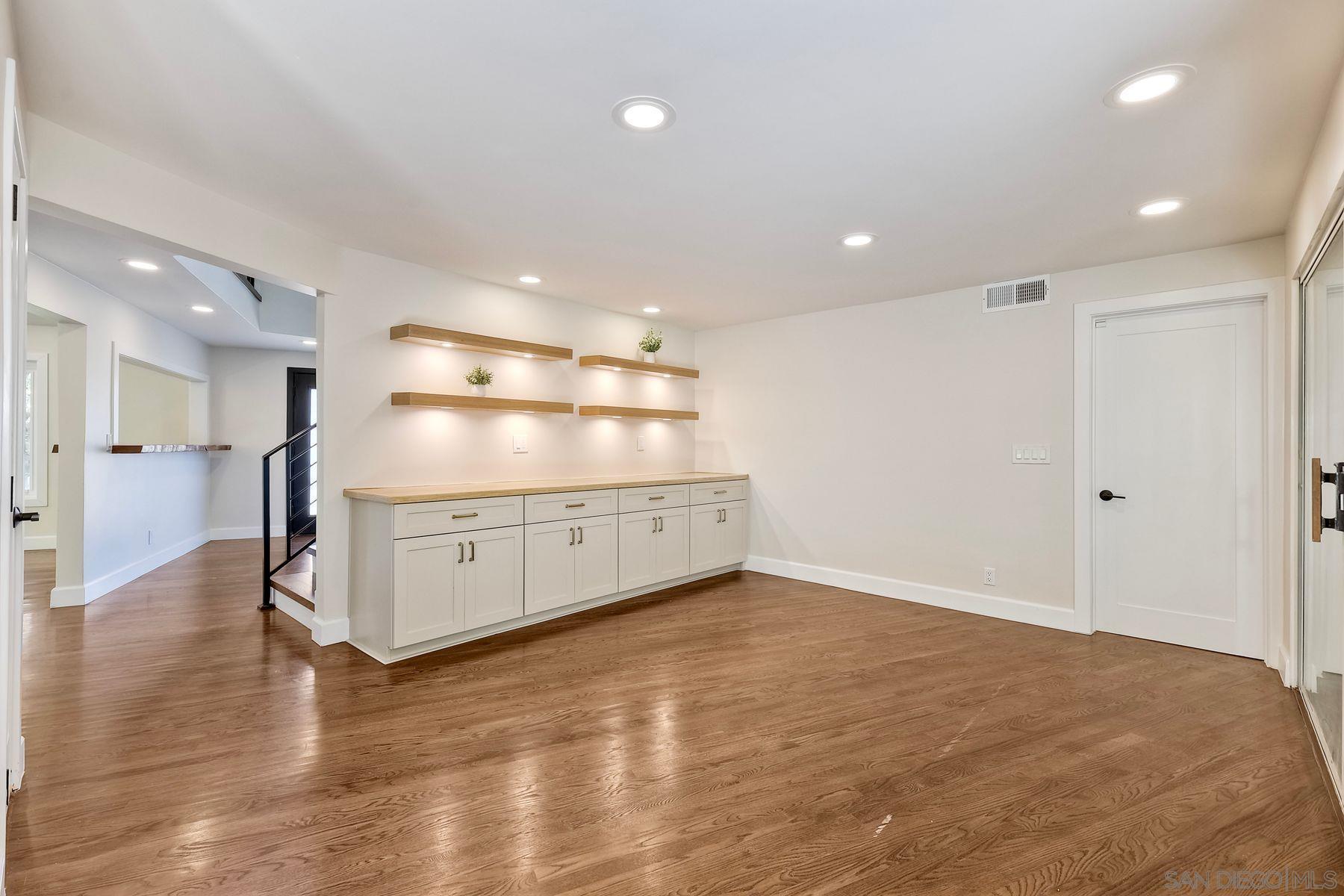 Detail Gallery Image 18 of 58 For 9945  Alto Dr, La Mesa,  CA 91941 - 5 Beds | 3/2 Baths