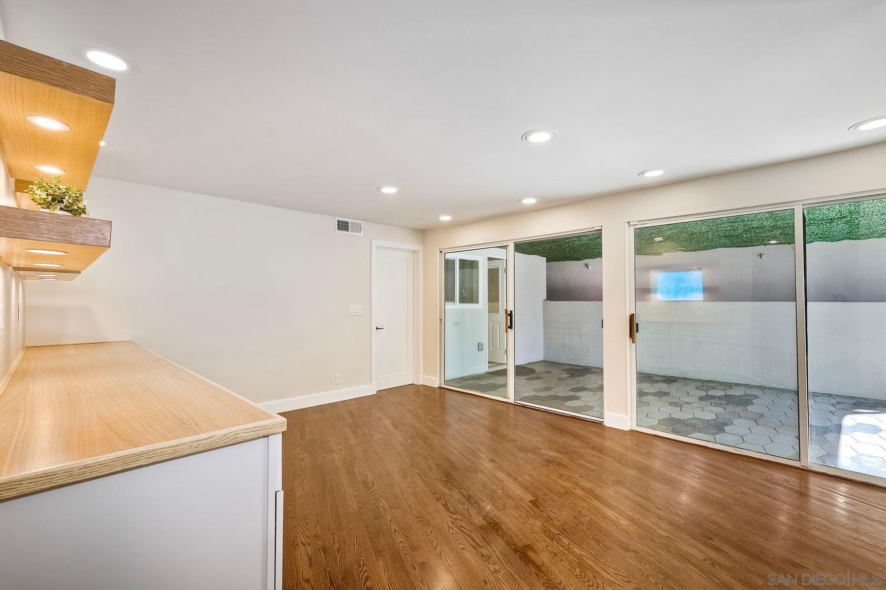 Detail Gallery Image 19 of 58 For 9945  Alto Dr, La Mesa,  CA 91941 - 5 Beds | 3/2 Baths