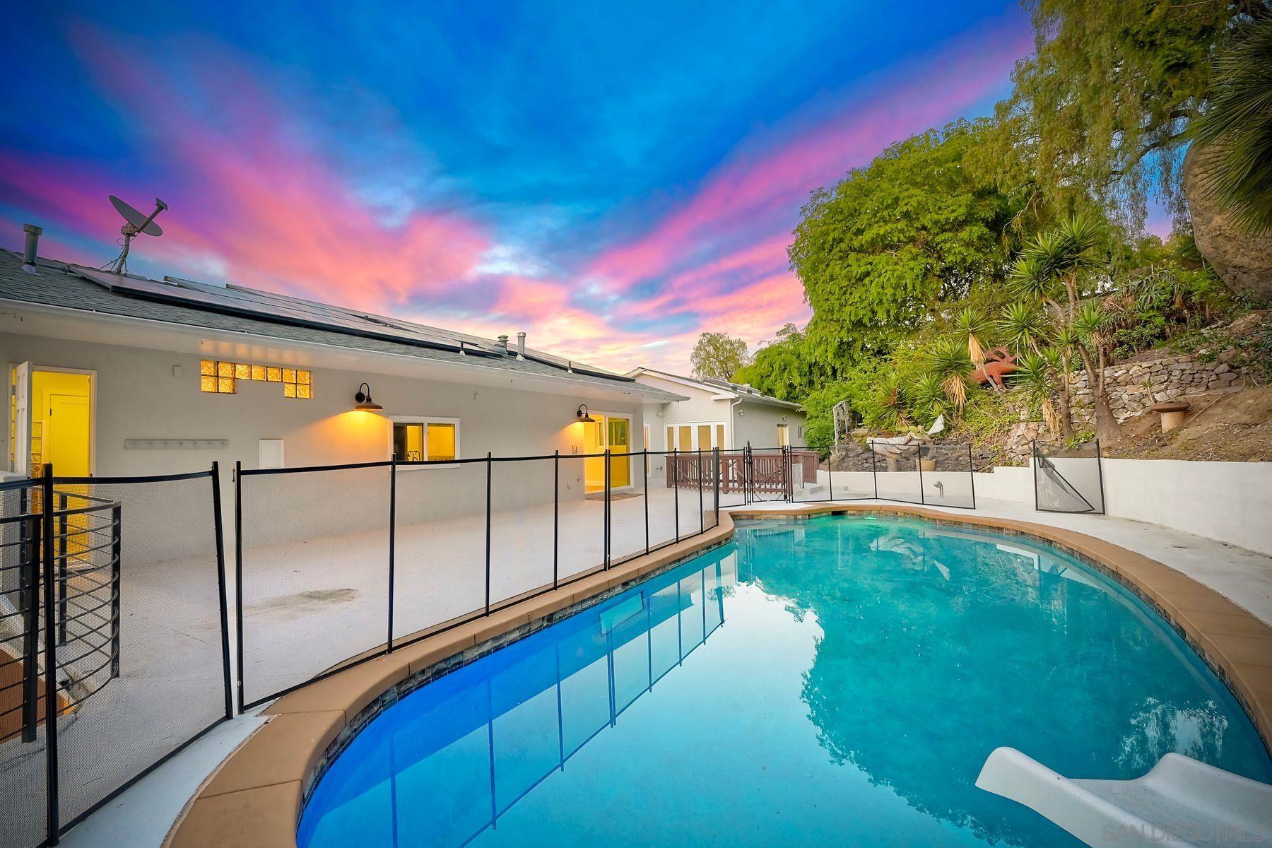 Detail Gallery Image 45 of 58 For 9945  Alto Dr, La Mesa,  CA 91941 - 5 Beds | 3/2 Baths