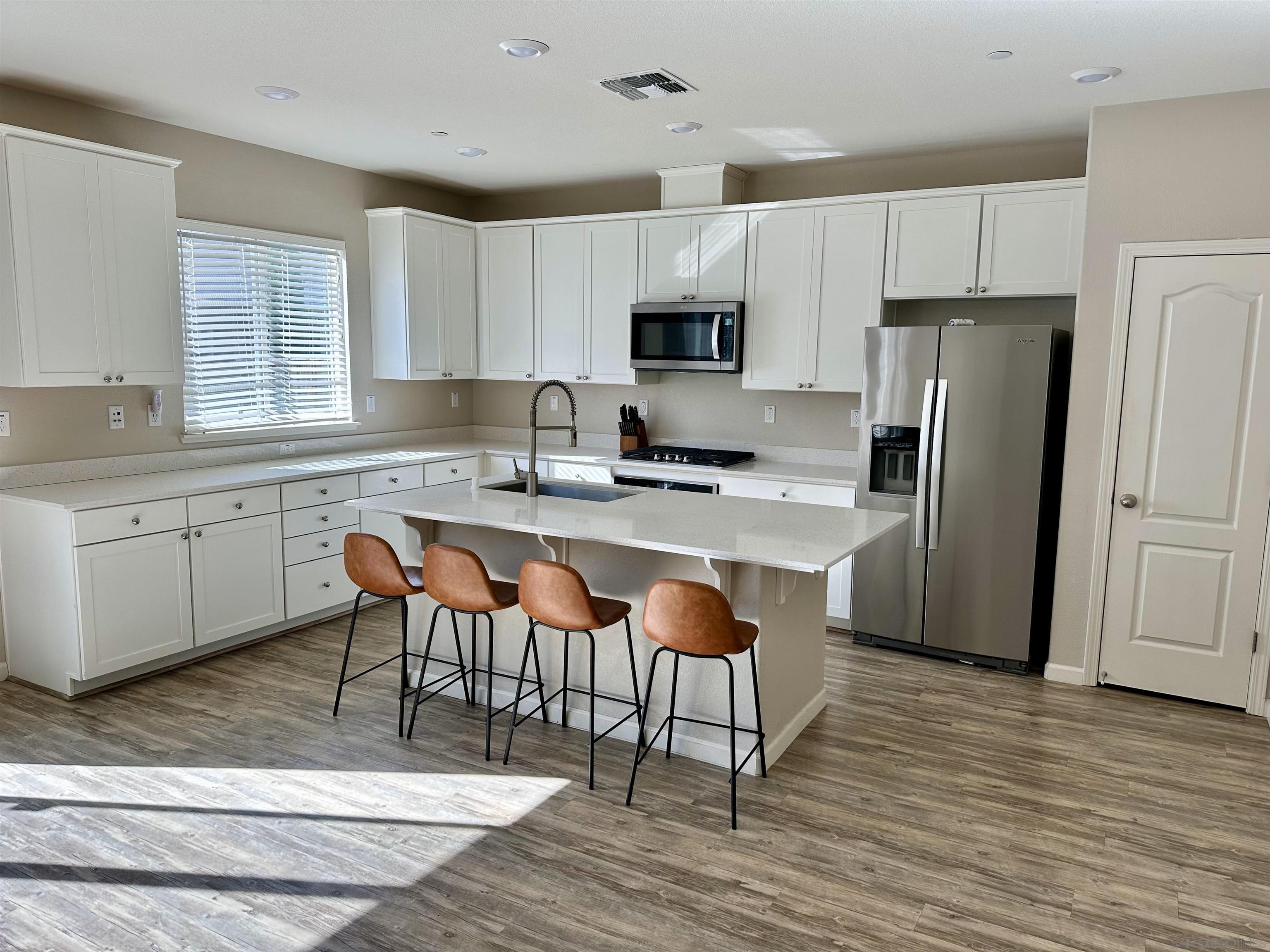 Detail Gallery Image 5 of 15 For 5517  Kennedy Place, Rohnert Park,  CA 94928 - 4 Beds | 2/1 Baths