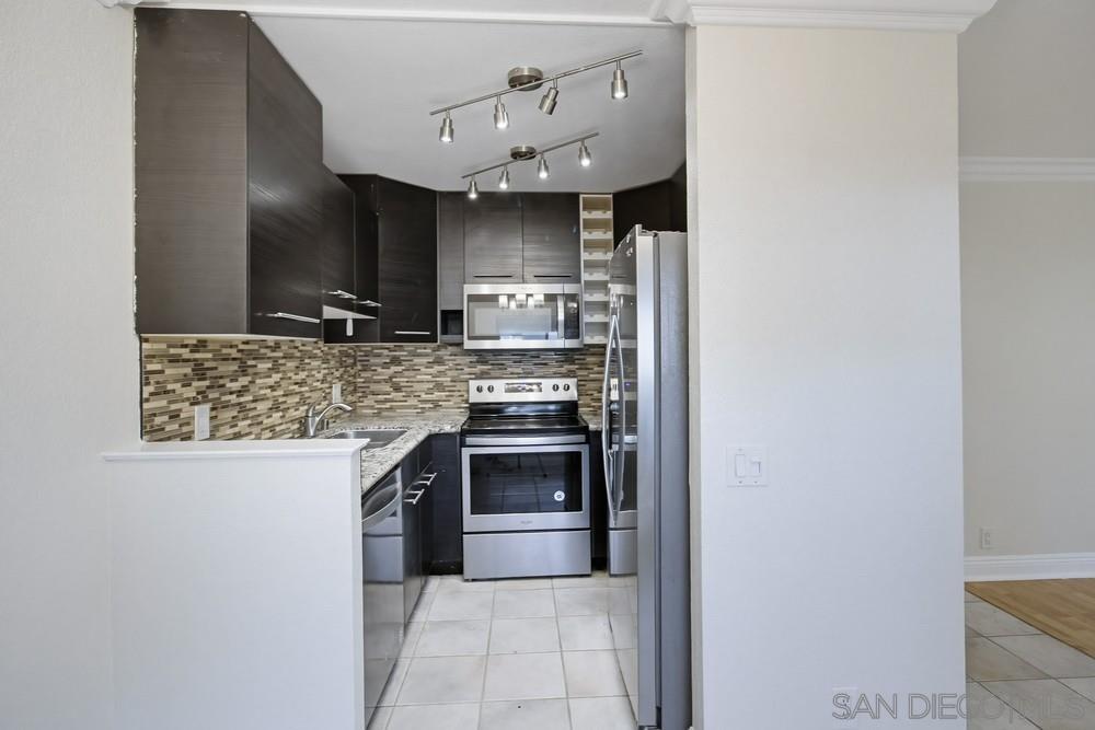 Detail Gallery Image 10 of 39 For 4060  Rosenda Ct  #226,  San Diego,  CA 92122 - 2 Beds | 1 Baths