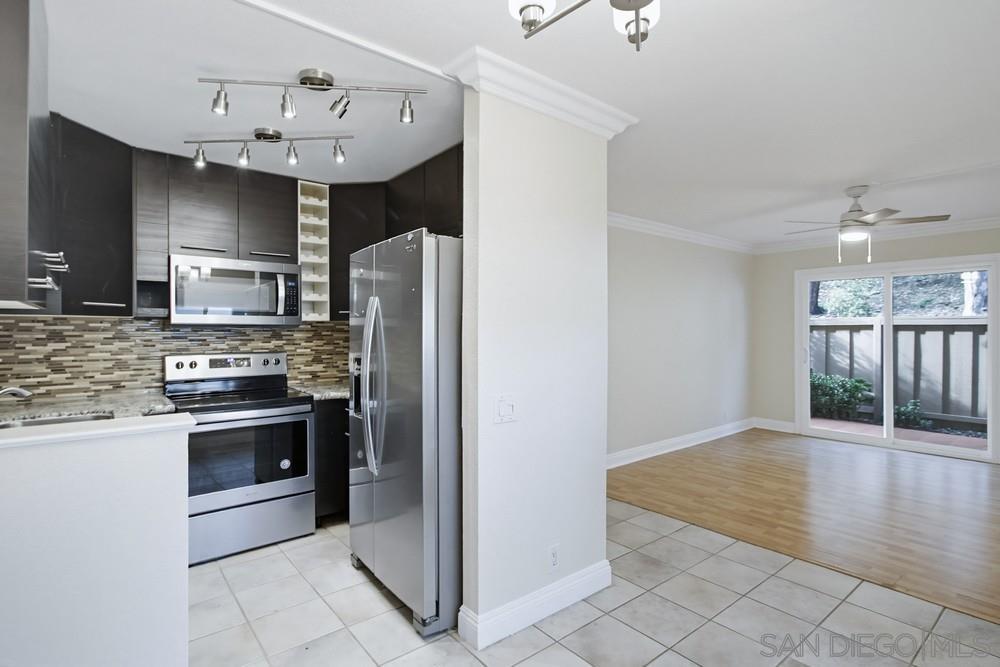 Detail Gallery Image 11 of 39 For 4060  Rosenda Ct  #226,  San Diego,  CA 92122 - 2 Beds | 1 Baths