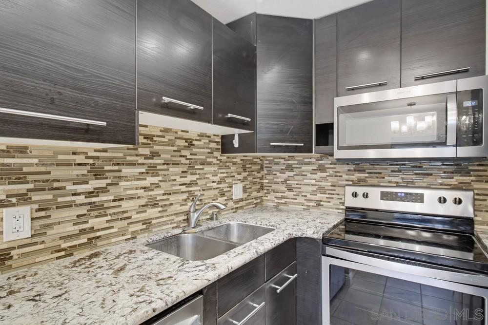 Detail Gallery Image 13 of 39 For 4060  Rosenda Ct  #226,  San Diego,  CA 92122 - 2 Beds | 1 Baths