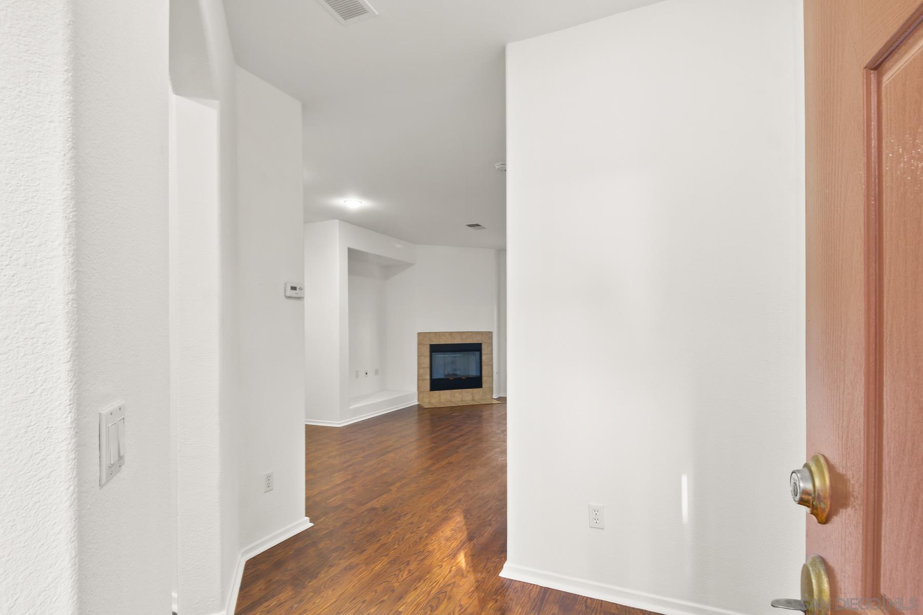 Detail Gallery Image 6 of 44 For 755  Caminito Moraga  3, Chula Vista,  CA 91913 - 3 Beds | 2/1 Baths