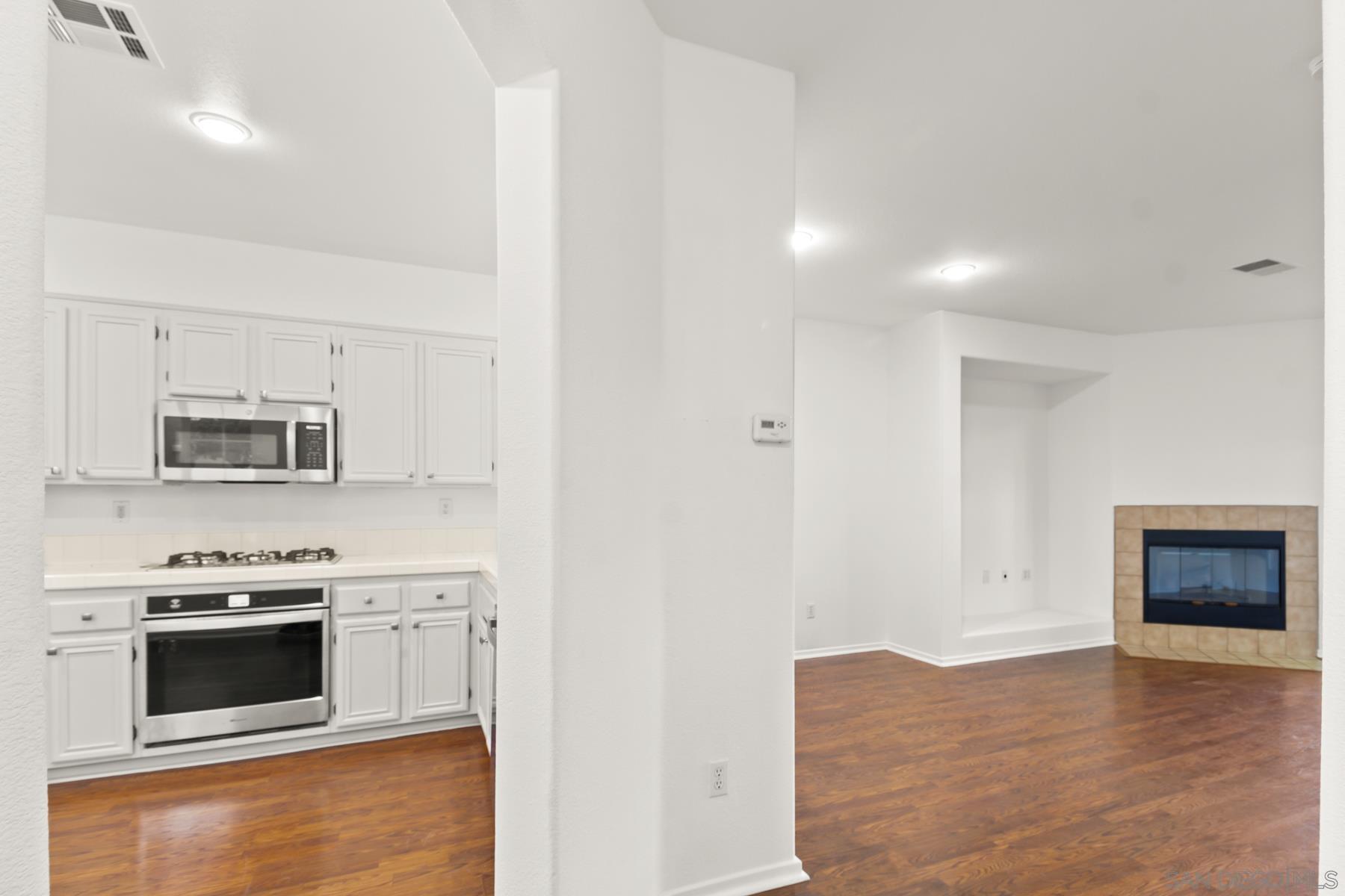 Detail Gallery Image 7 of 44 For 755  Caminito Moraga  3, Chula Vista,  CA 91913 - 3 Beds | 2/1 Baths