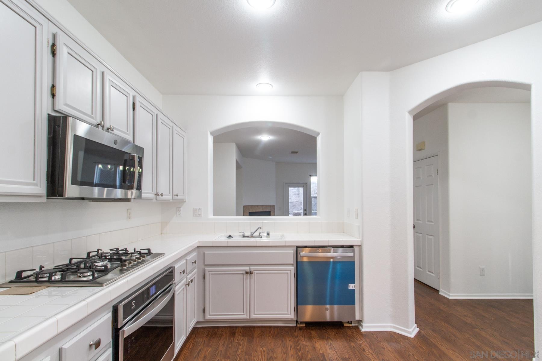 Detail Gallery Image 8 of 44 For 755  Caminito Moraga  3, Chula Vista,  CA 91913 - 3 Beds | 2/1 Baths