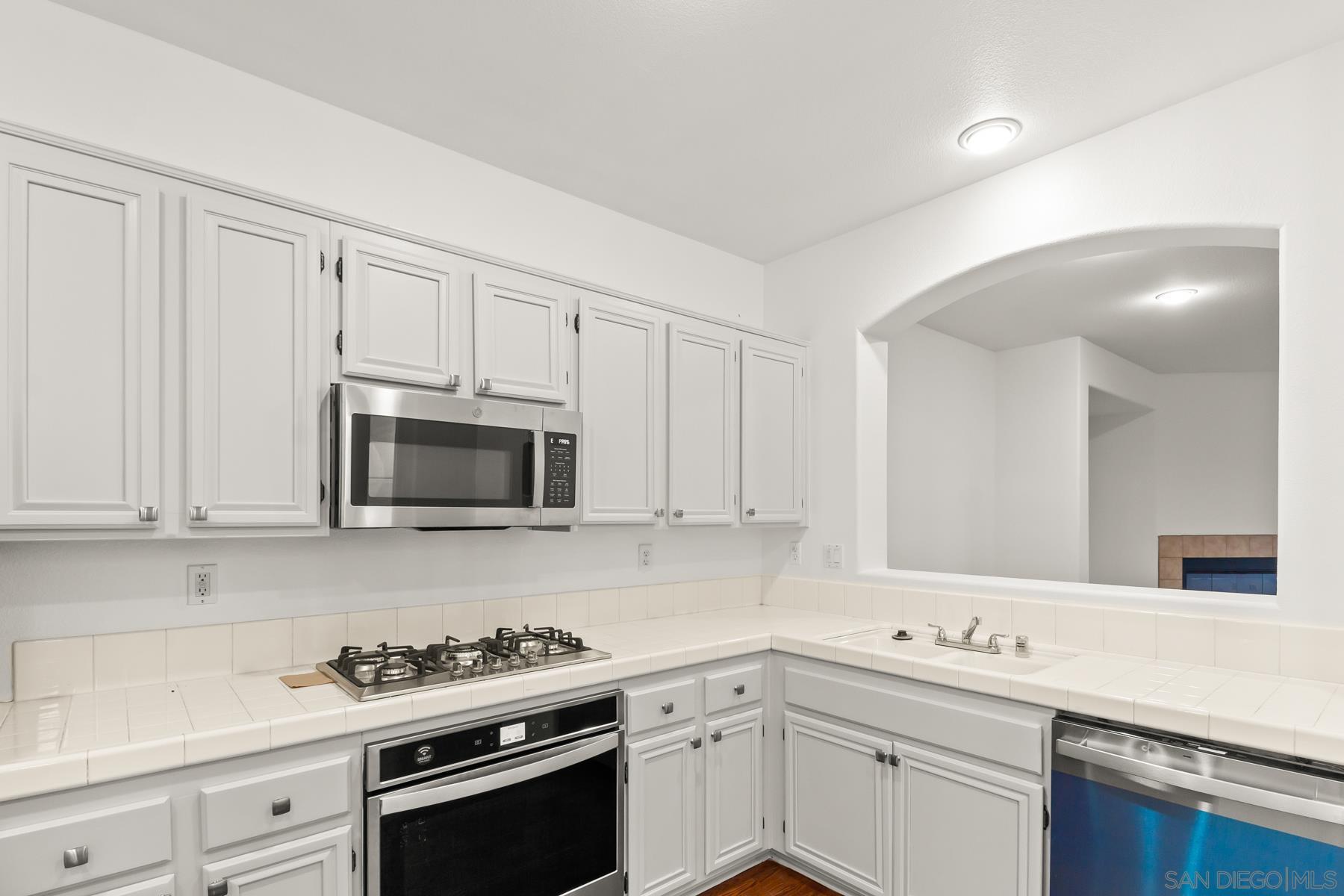 Detail Gallery Image 9 of 44 For 755  Caminito Moraga  3, Chula Vista,  CA 91913 - 3 Beds | 2/1 Baths