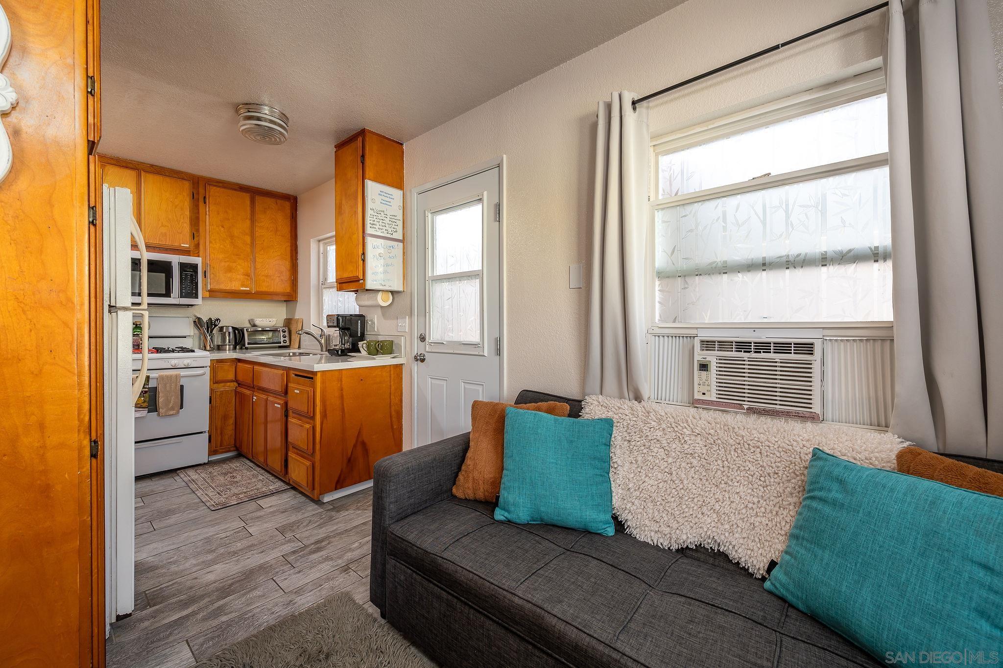 Front Image Thumbnail for SD250045802