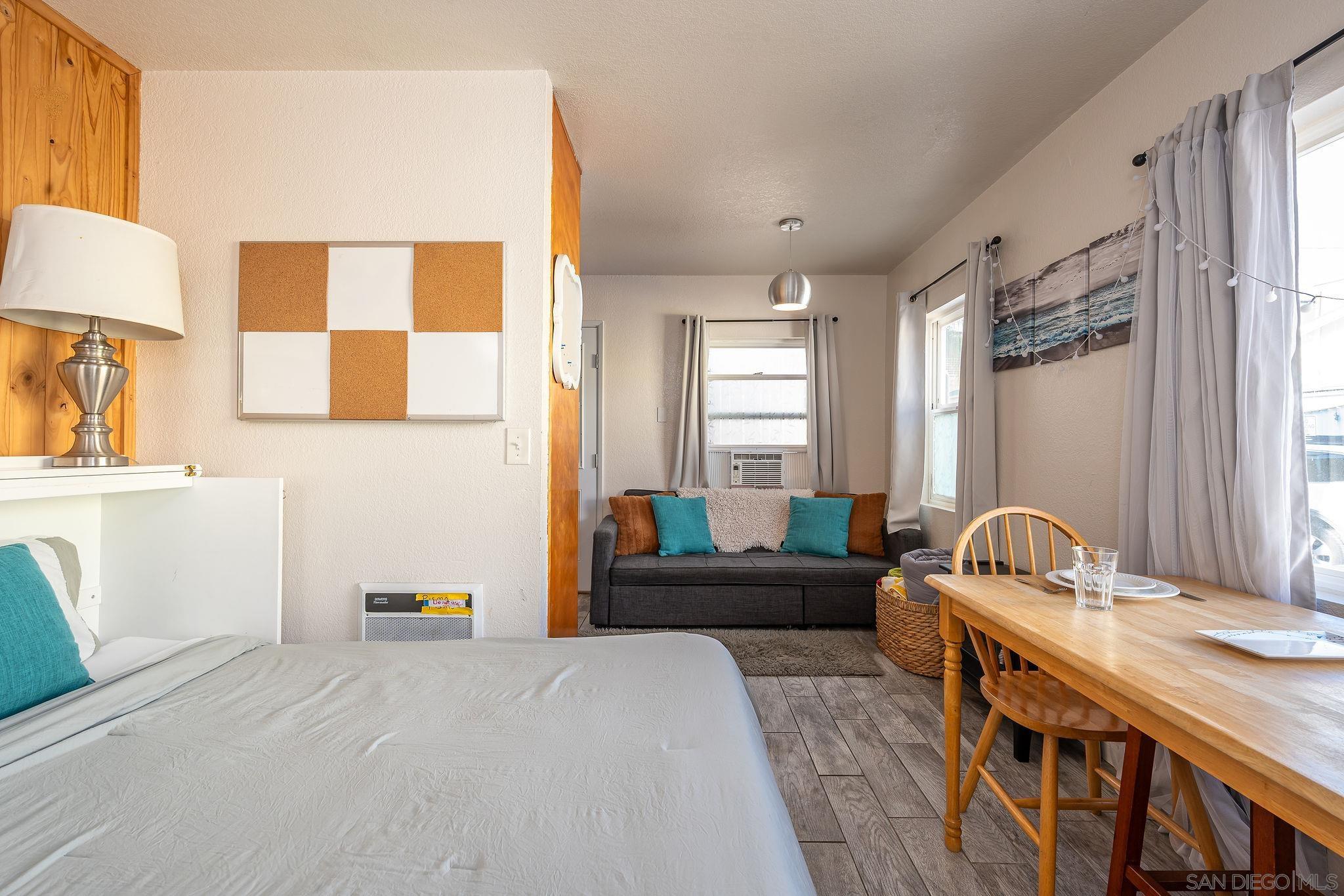 Detail Gallery Image 17 of 44 For 830-832  Pismo Ct, San Diego,  CA 92109 - – Beds | – Baths