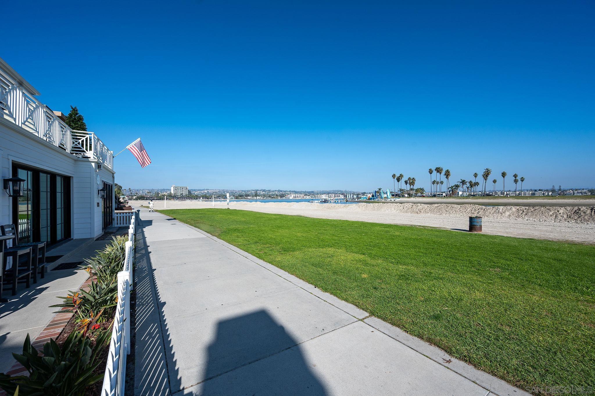 Detail Gallery Image 4 of 44 For 830-832  Pismo Ct, San Diego,  CA 92109 - – Beds | – Baths