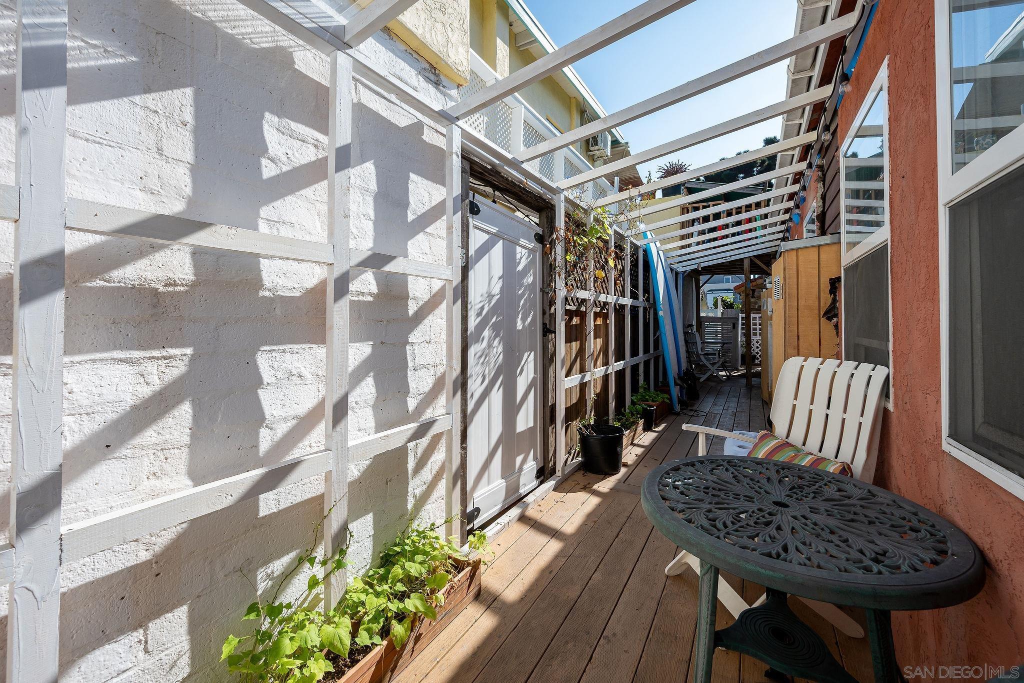 Detail Gallery Image 30 of 44 For 830-832  Pismo Ct, San Diego,  CA 92109 - – Beds | – Baths