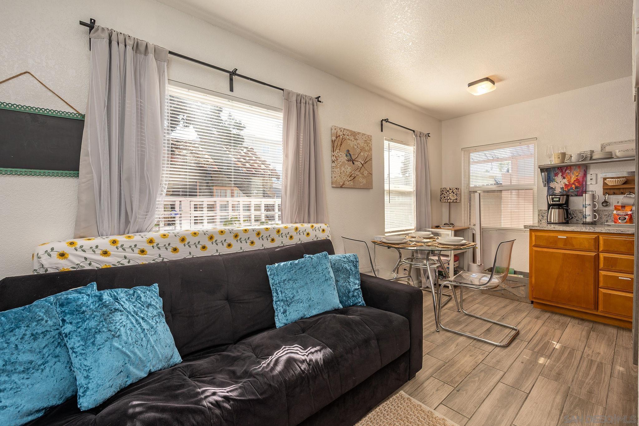 Detail Gallery Image 7 of 44 For 830-832  Pismo Ct, San Diego,  CA 92109 - – Beds | – Baths