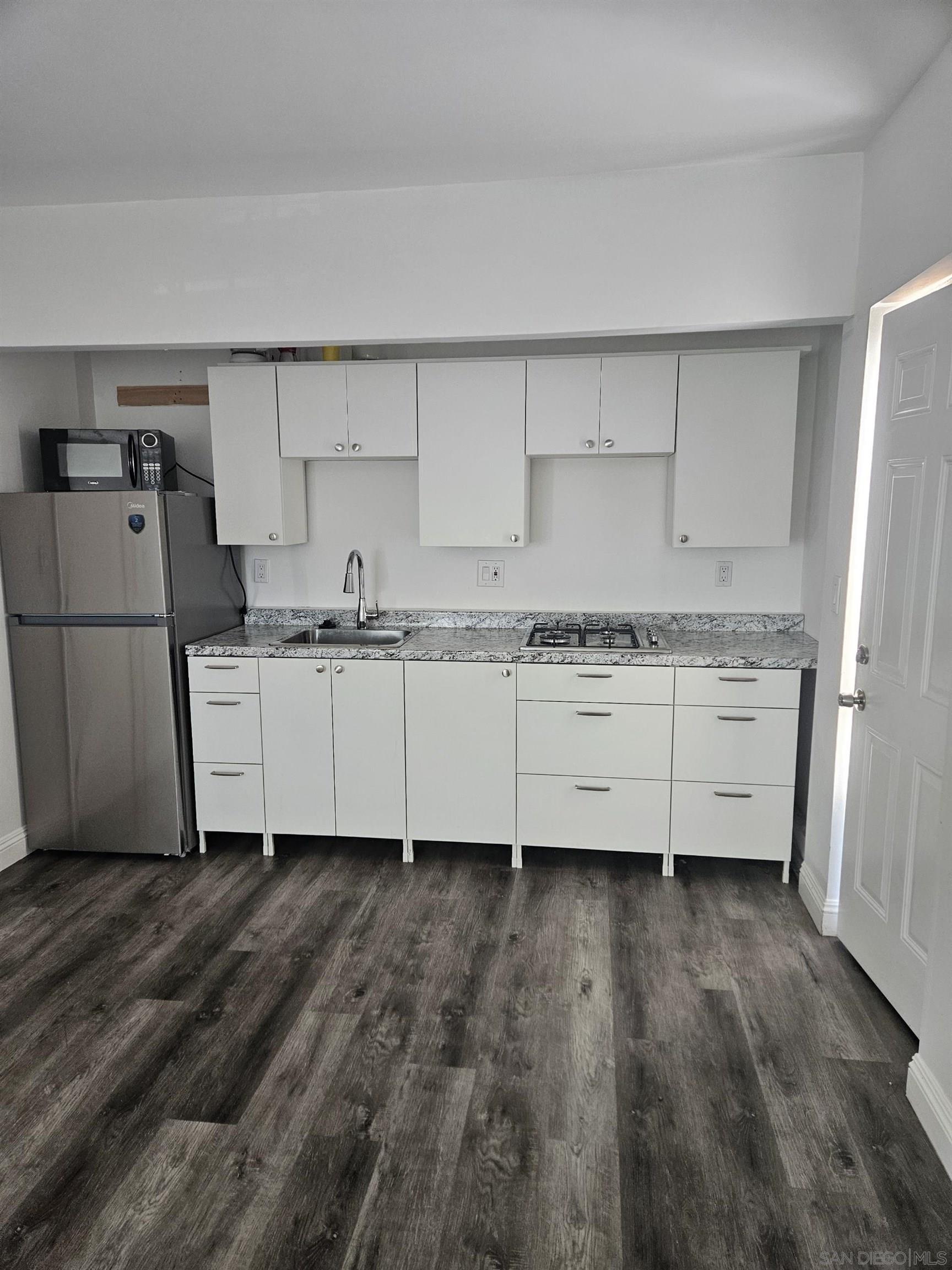 Front Image Thumbnail for SD250045803