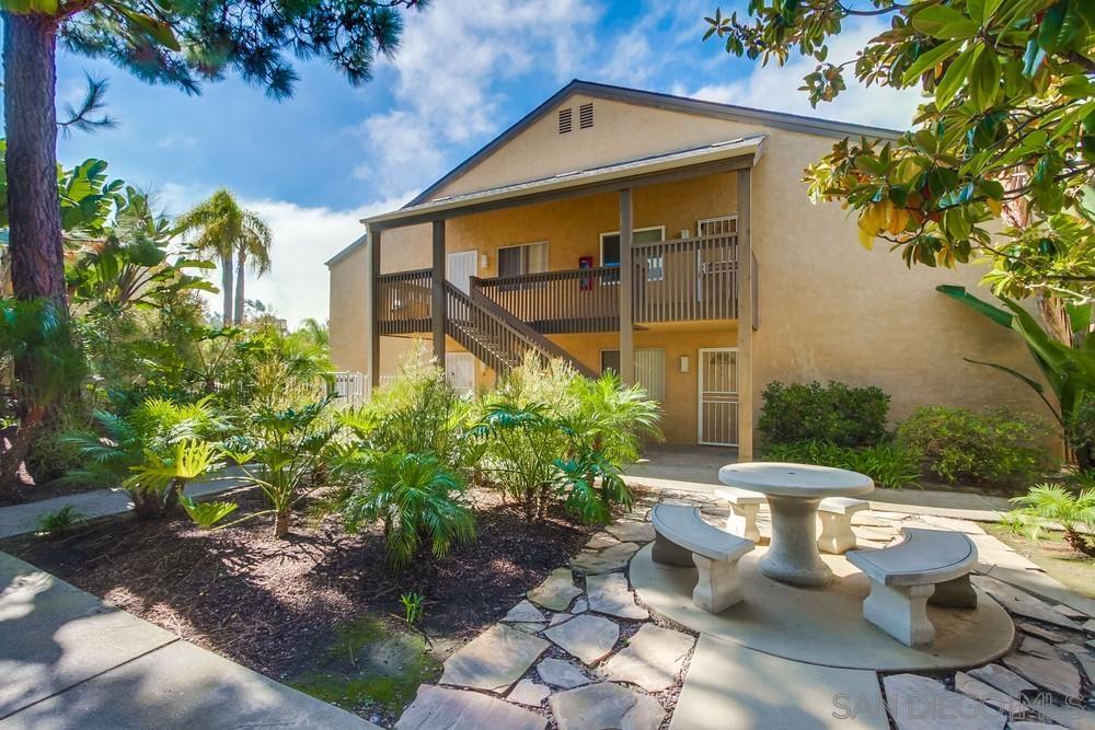 Detail Gallery Image 2 of 35 For 8628  via Mallorca  #D,  La Jolla,  CA 92037 - 1 Beds | 1 Baths