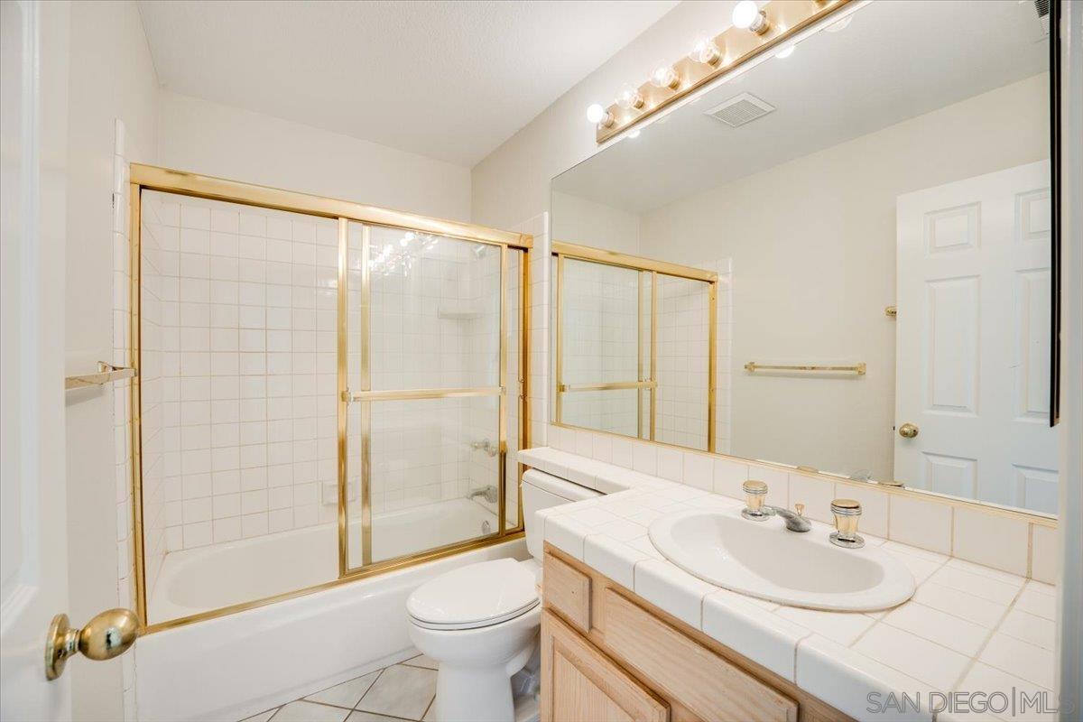 Detail Gallery Image 22 of 51 For 1561  Greenridge Drive, Vista,  CA 92081 - 4 Beds | 3 Baths