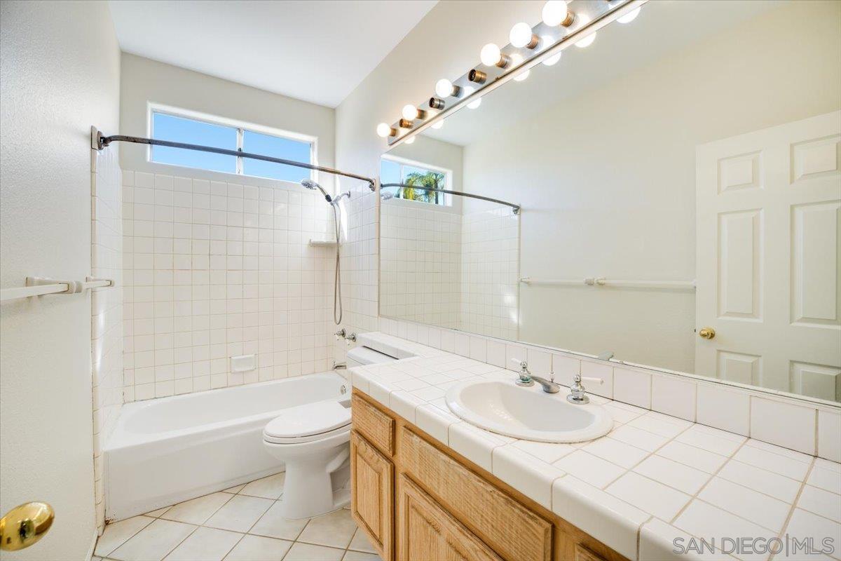 Detail Gallery Image 25 of 51 For 1561  Greenridge Drive, Vista,  CA 92081 - 4 Beds | 3 Baths