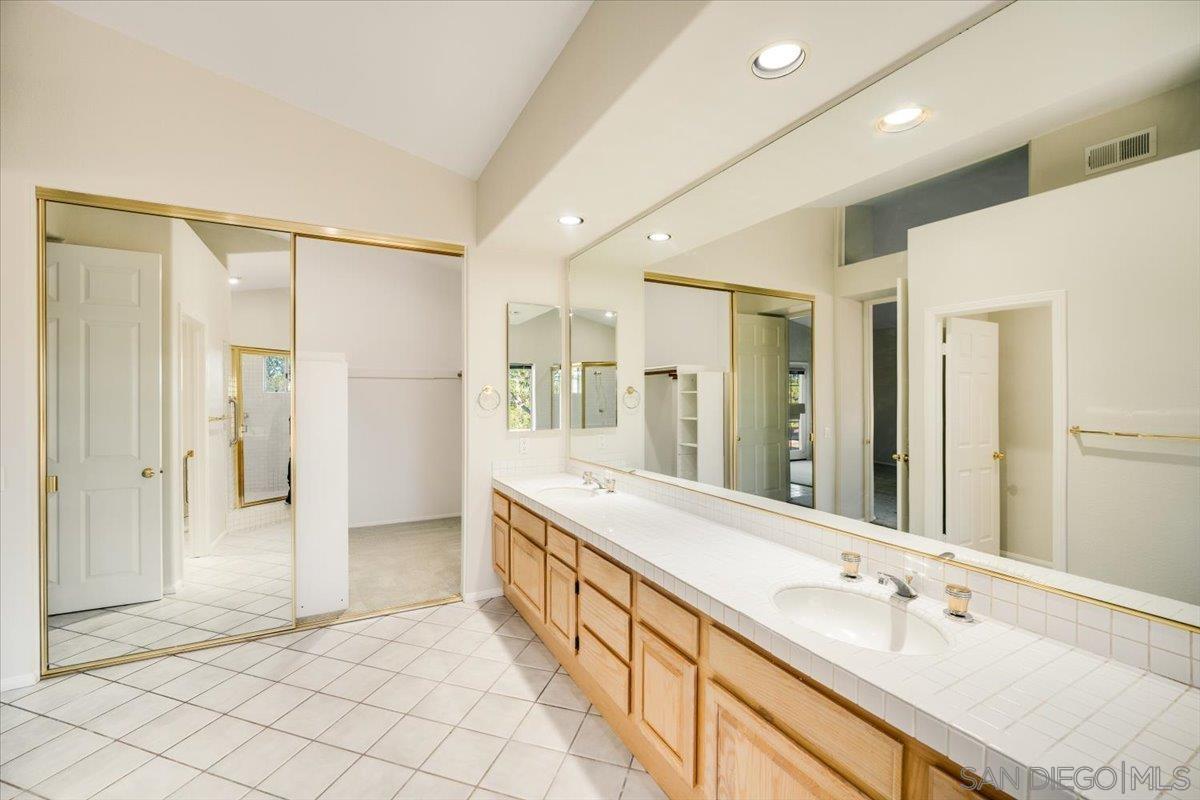 Detail Gallery Image 31 of 51 For 1561  Greenridge Drive, Vista,  CA 92081 - 4 Beds | 3 Baths