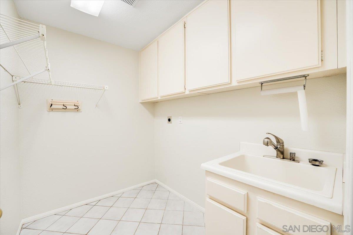 Detail Gallery Image 34 of 51 For 1561  Greenridge Drive, Vista,  CA 92081 - 4 Beds | 3 Baths