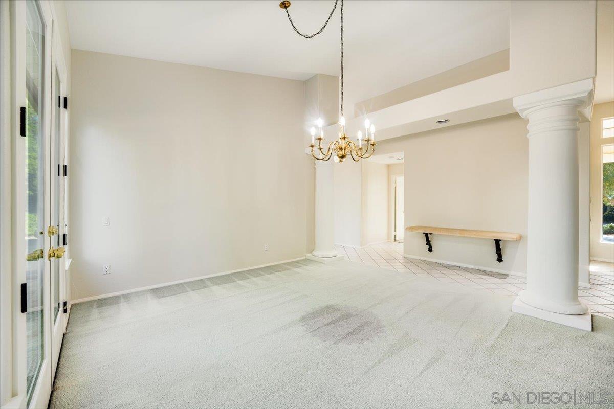 Detail Gallery Image 10 of 51 For 1561  Greenridge Drive, Vista,  CA 92081 - 4 Beds | 3 Baths