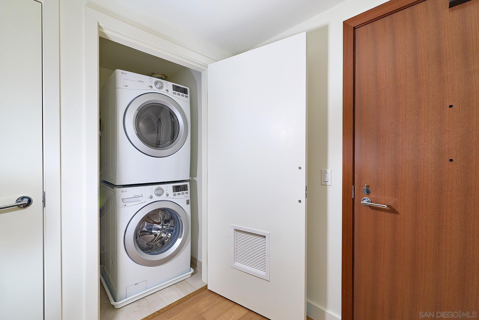 Detail Gallery Image 16 of 55 For 1388  Kettner Blvd  #2302,  San Diego,  CA 92101 - 3 Beds | 2 Baths