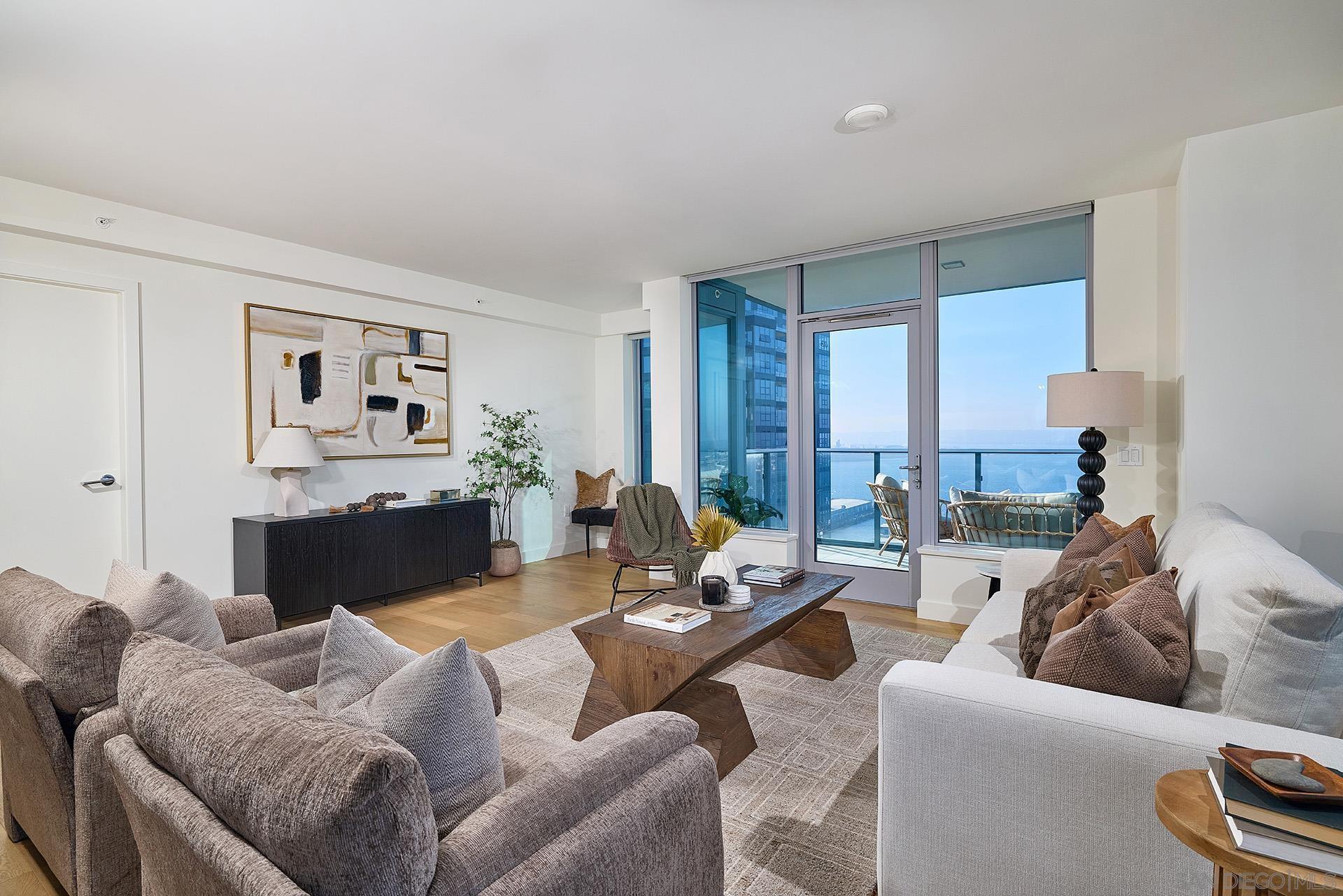 Detail Gallery Image 3 of 55 For 1388  Kettner Blvd  #2302,  San Diego,  CA 92101 - 3 Beds | 2 Baths