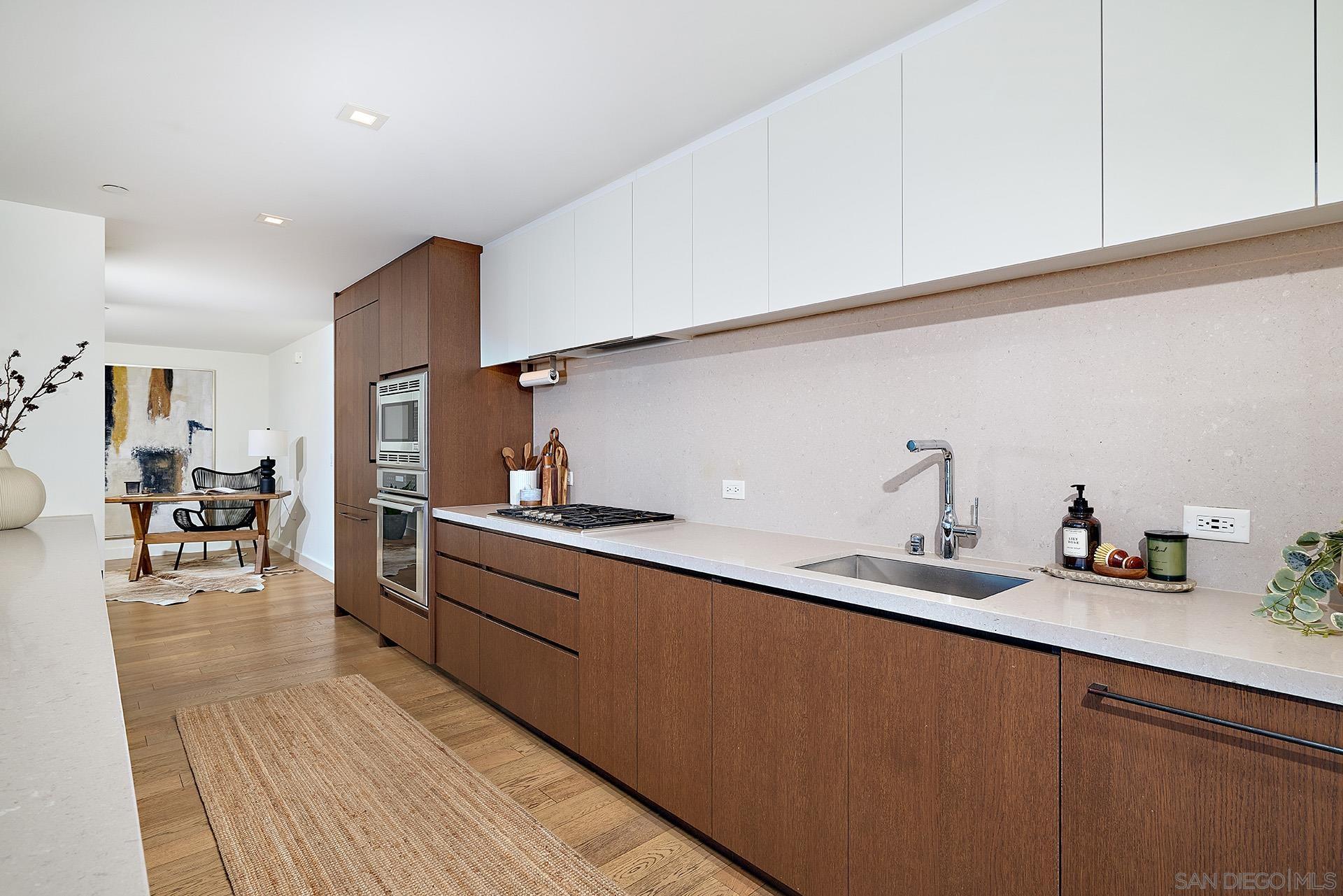 Detail Gallery Image 8 of 55 For 1388  Kettner Blvd  #2302,  San Diego,  CA 92101 - 3 Beds | 2 Baths