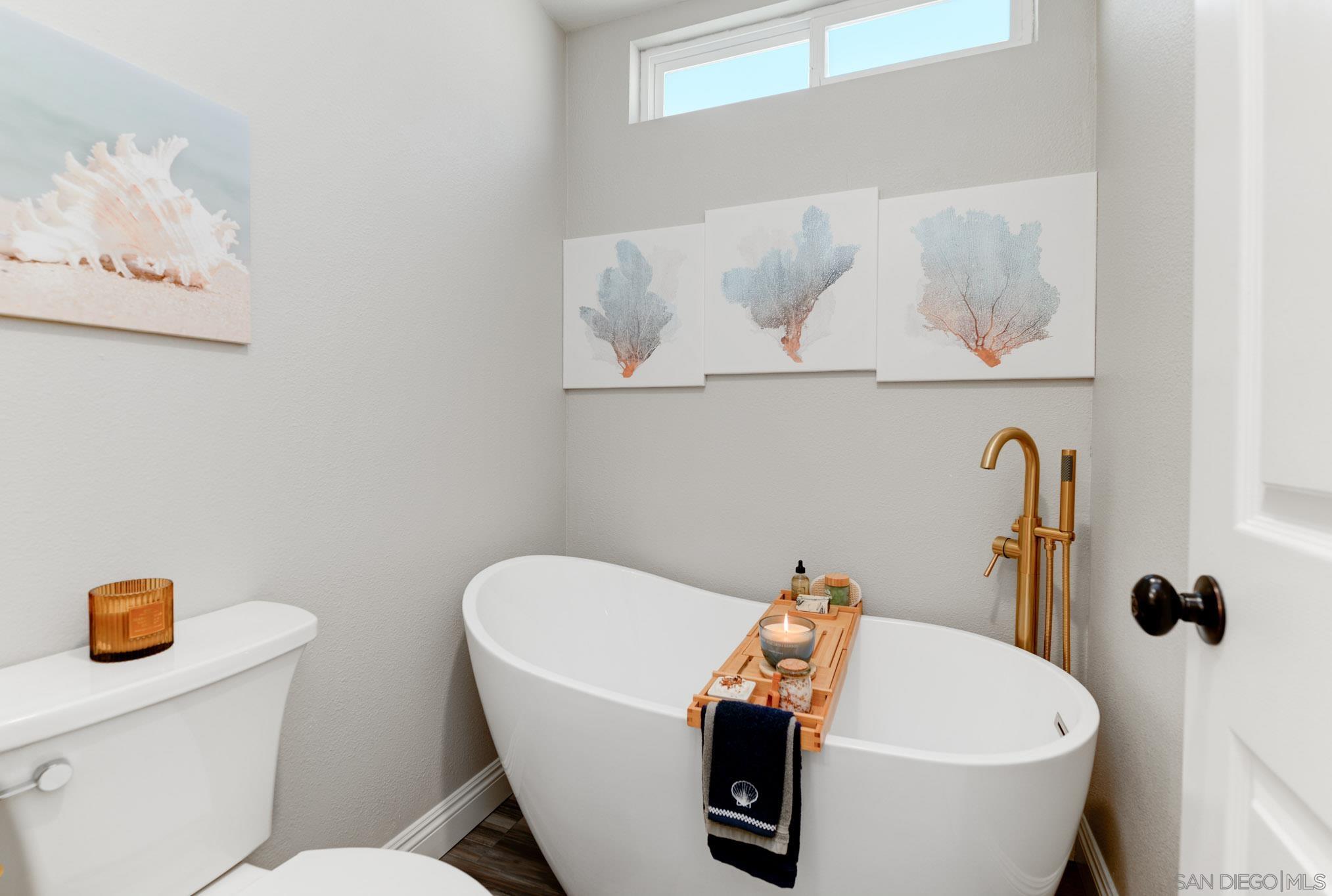 Detail Gallery Image 15 of 27 For 2227  Medina Gln, Escondido,  CA 92026 - 2 Beds | 2 Baths