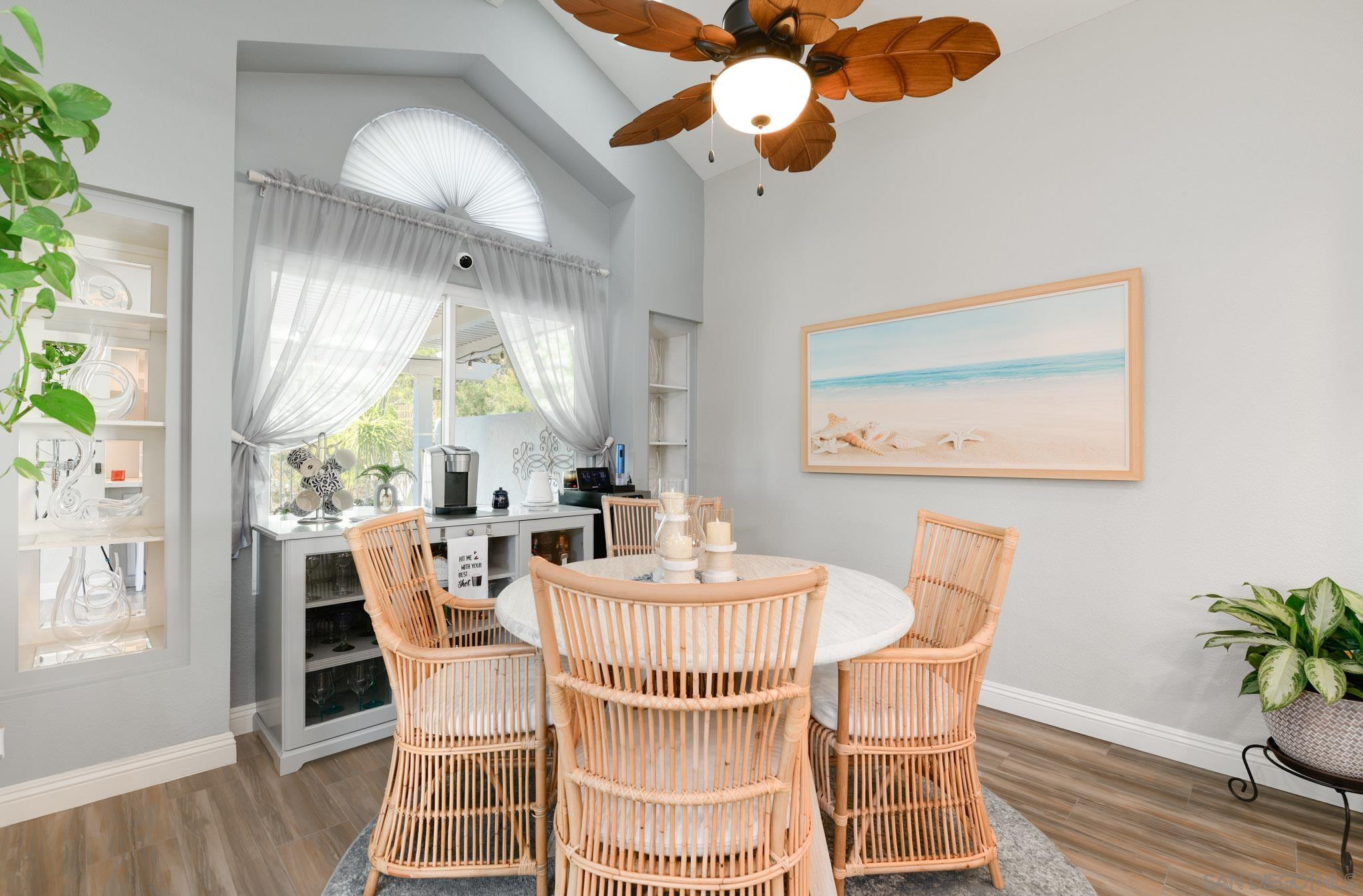 Detail Gallery Image 4 of 27 For 2227  Medina Gln, Escondido,  CA 92026 - 2 Beds | 2 Baths