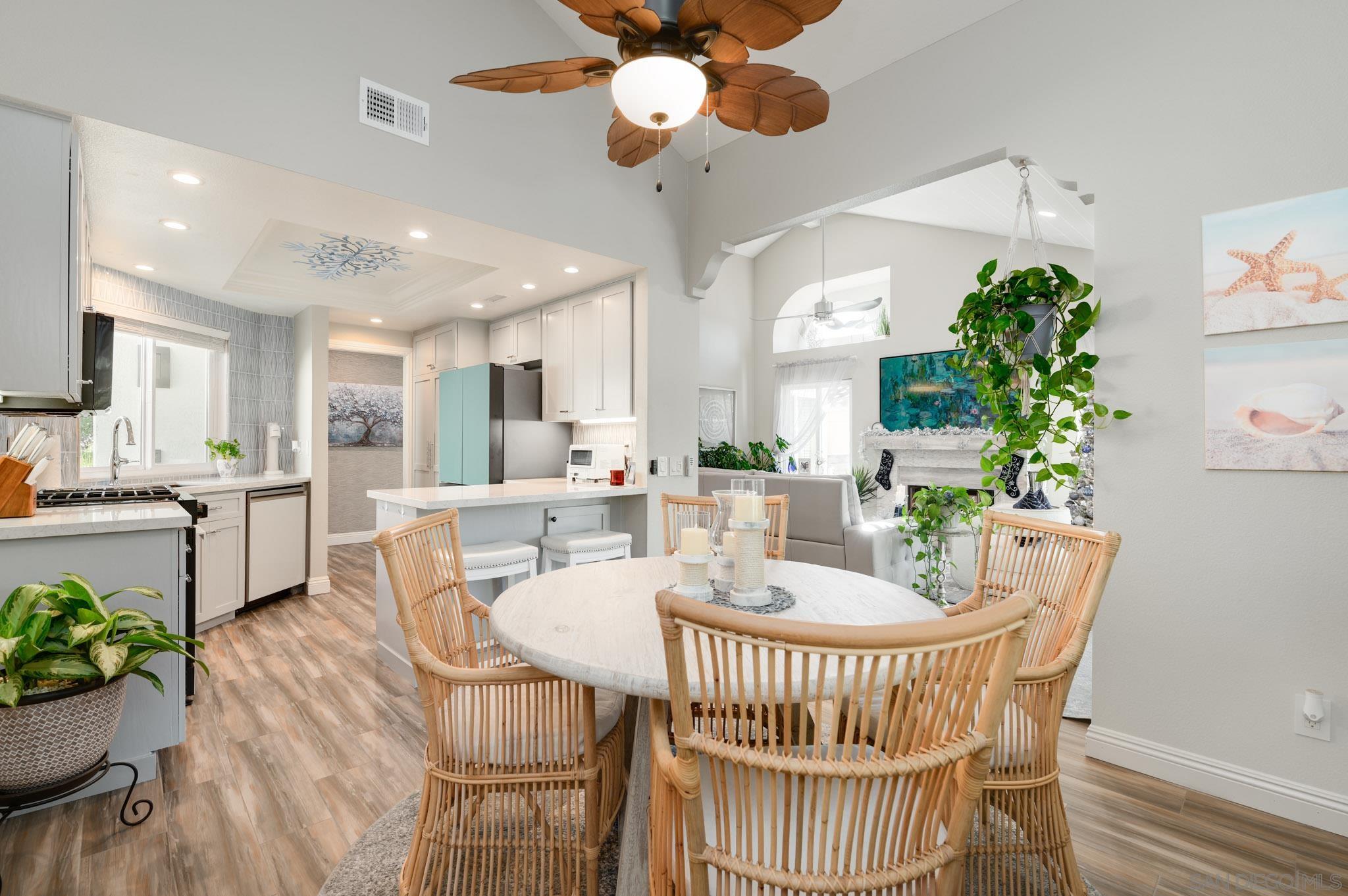 Detail Gallery Image 5 of 27 For 2227  Medina Gln, Escondido,  CA 92026 - 2 Beds | 2 Baths