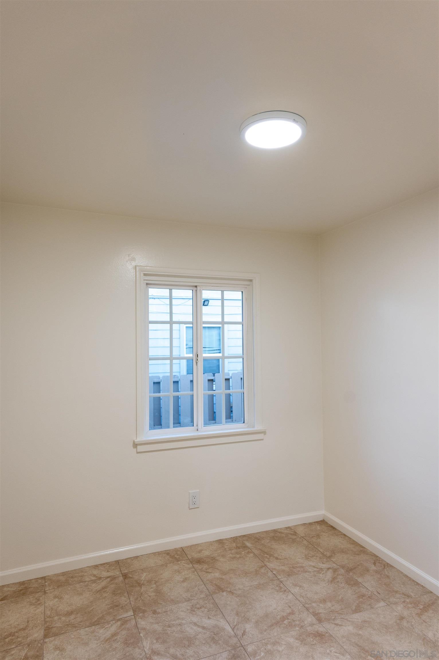 Detail Gallery Image 8 of 20 For 1309 E 1st Street, National City,  CA 91950 - 3 Beds | 1 Baths