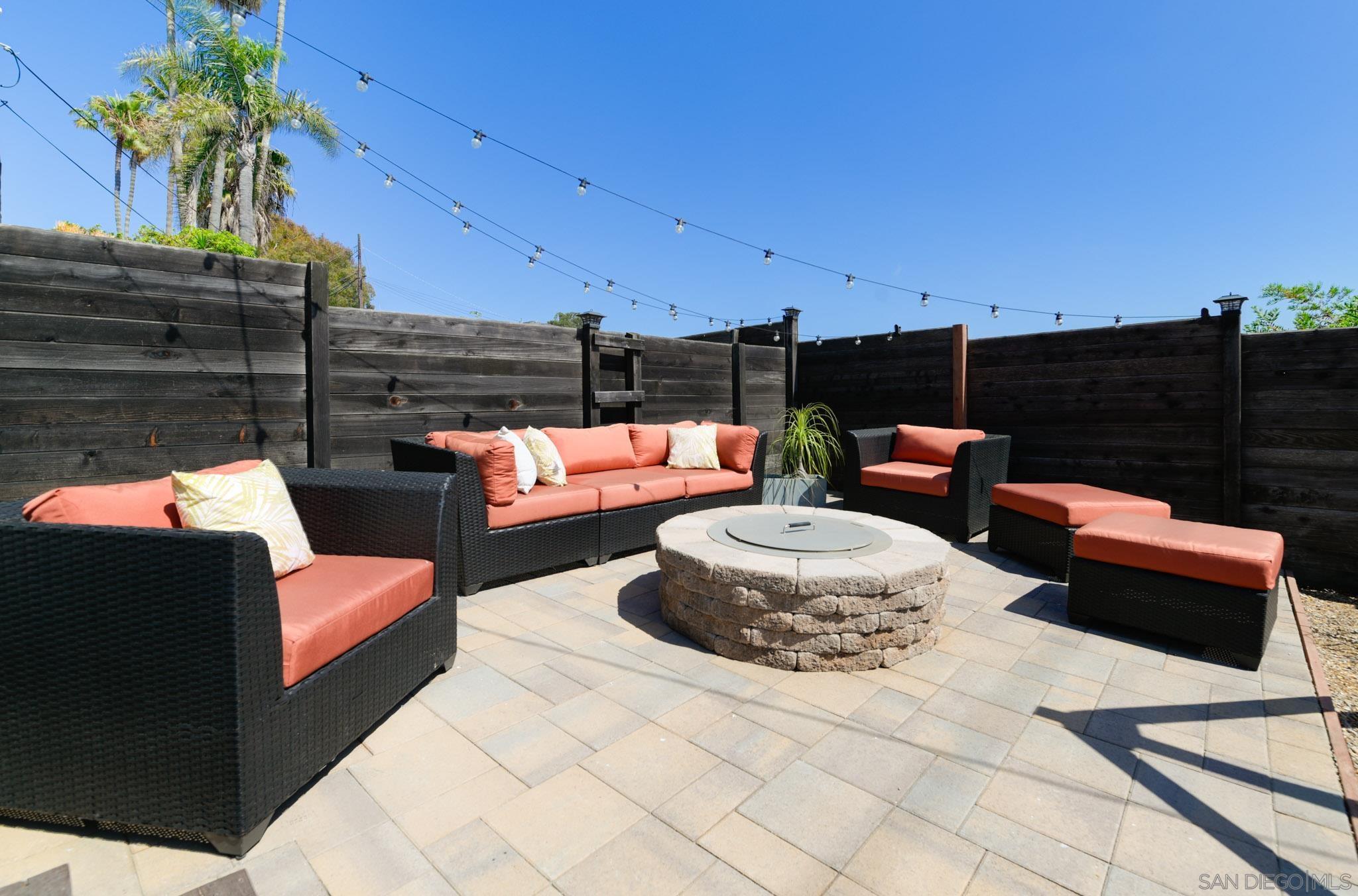 Detail Gallery Image 13 of 29 For 1129  Bonita Dr, Encinitas,  CA 92024 - 3 Beds | 3 Baths