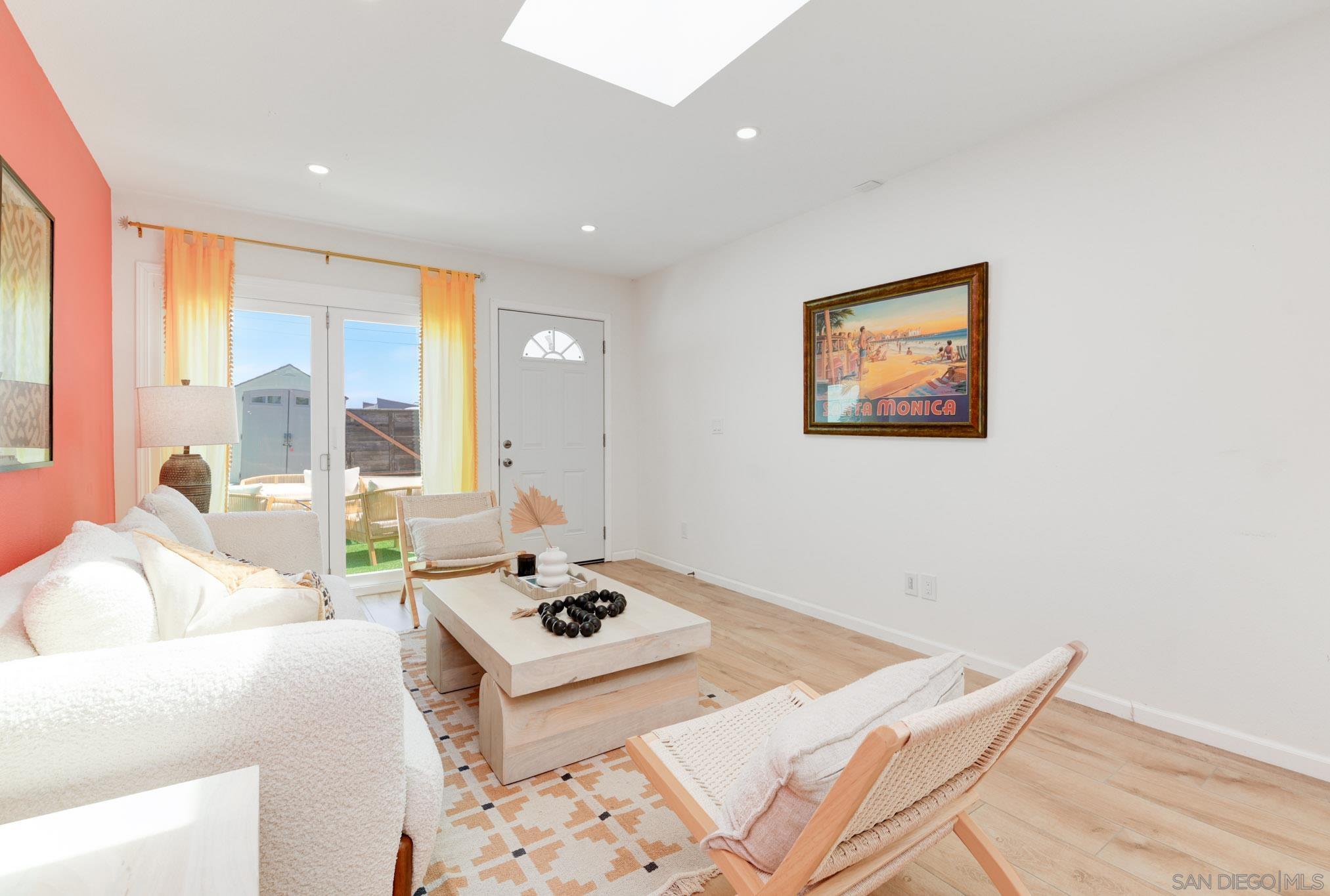 Detail Gallery Image 16 of 29 For 1129  Bonita Dr, Encinitas,  CA 92024 - 3 Beds | 3 Baths