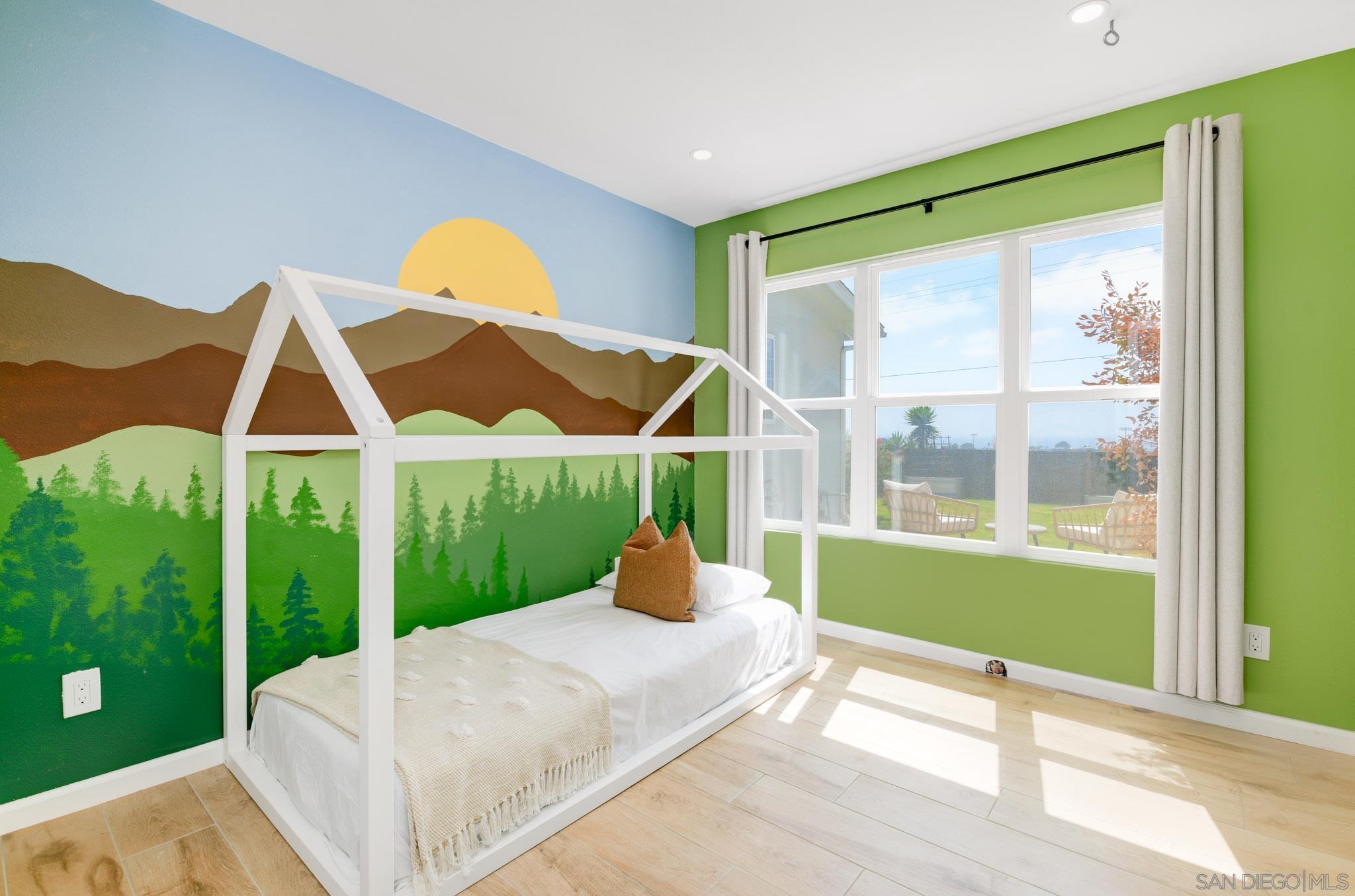 Detail Gallery Image 21 of 29 For 1129  Bonita Dr, Encinitas,  CA 92024 - 3 Beds | 3 Baths