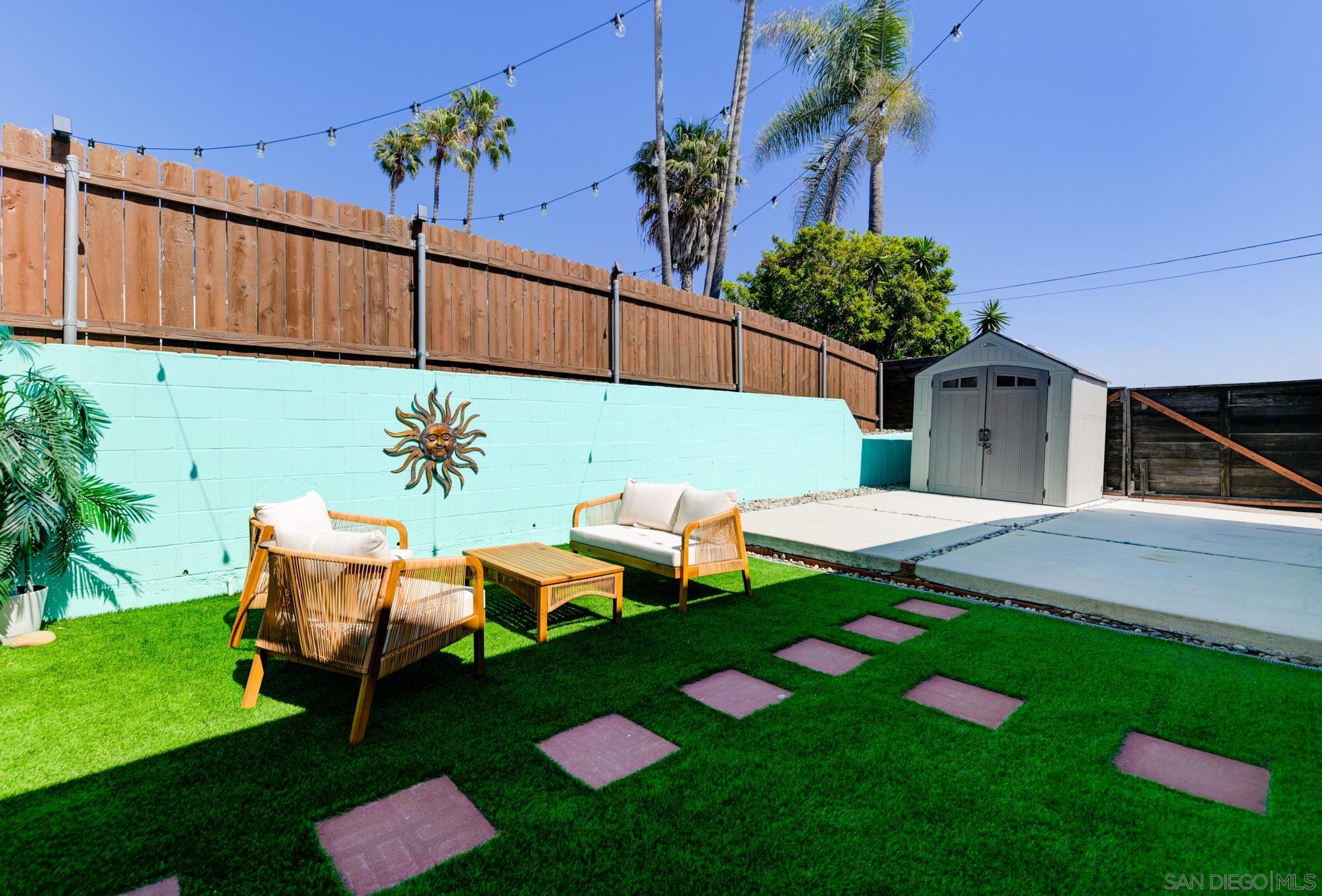 Detail Gallery Image 25 of 29 For 1129  Bonita Dr, Encinitas,  CA 92024 - 3 Beds | 3 Baths