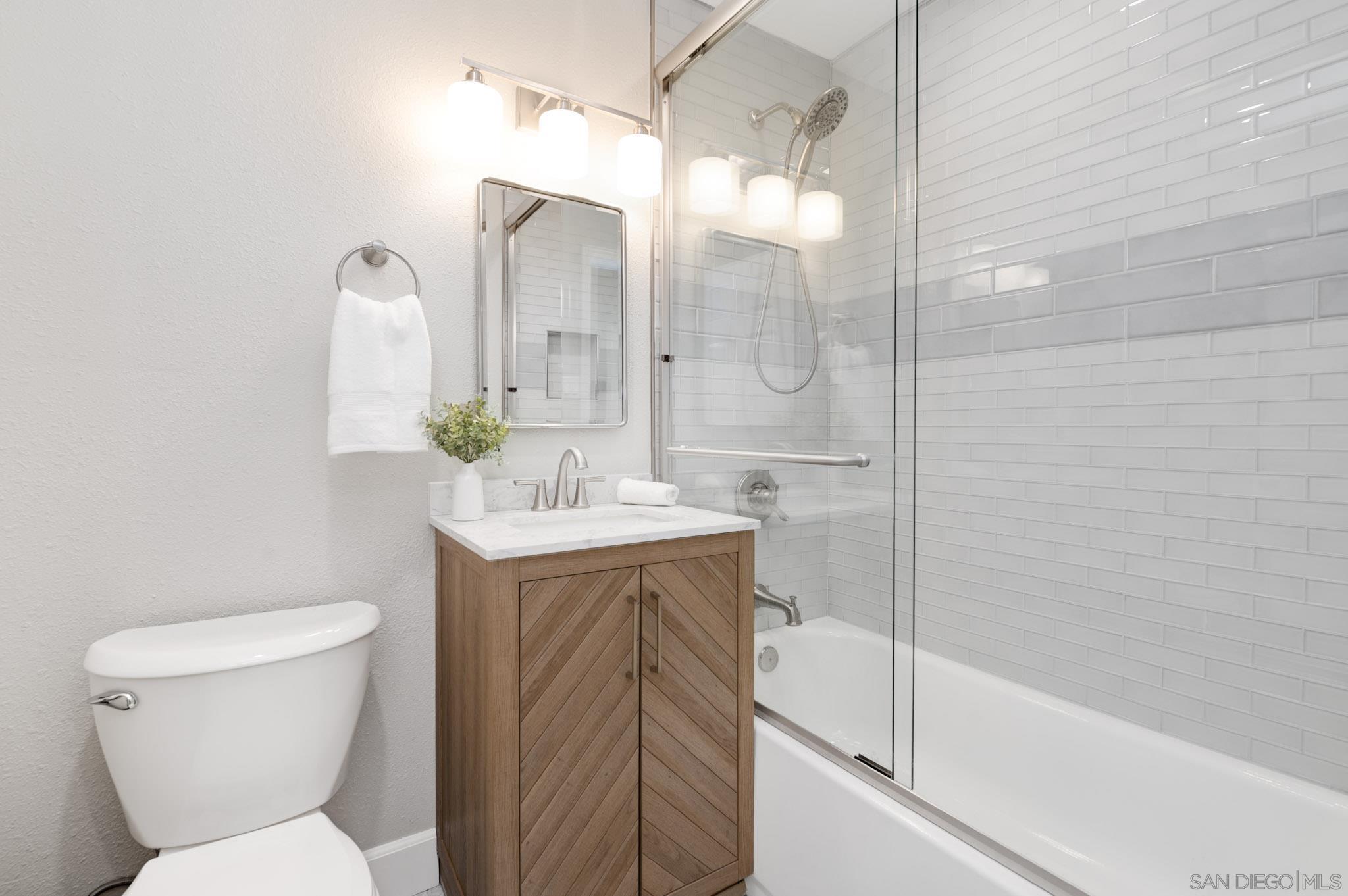 Detail Gallery Image 14 of 30 For 1129  Bonita Dr, Encinitas,  CA 92024 - – Beds | – Baths