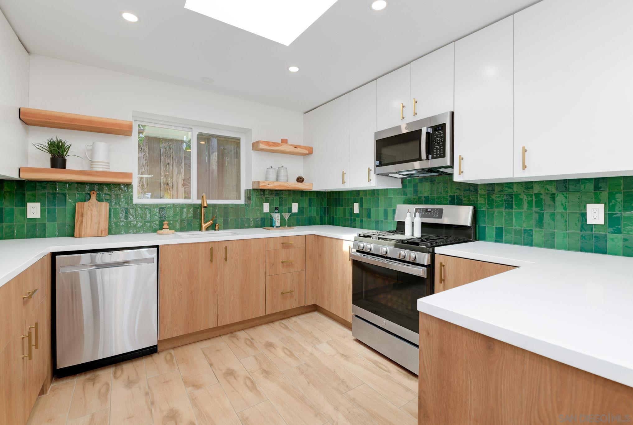 Detail Gallery Image 20 of 30 For 1129  Bonita Dr, Encinitas,  CA 92024 - – Beds | – Baths