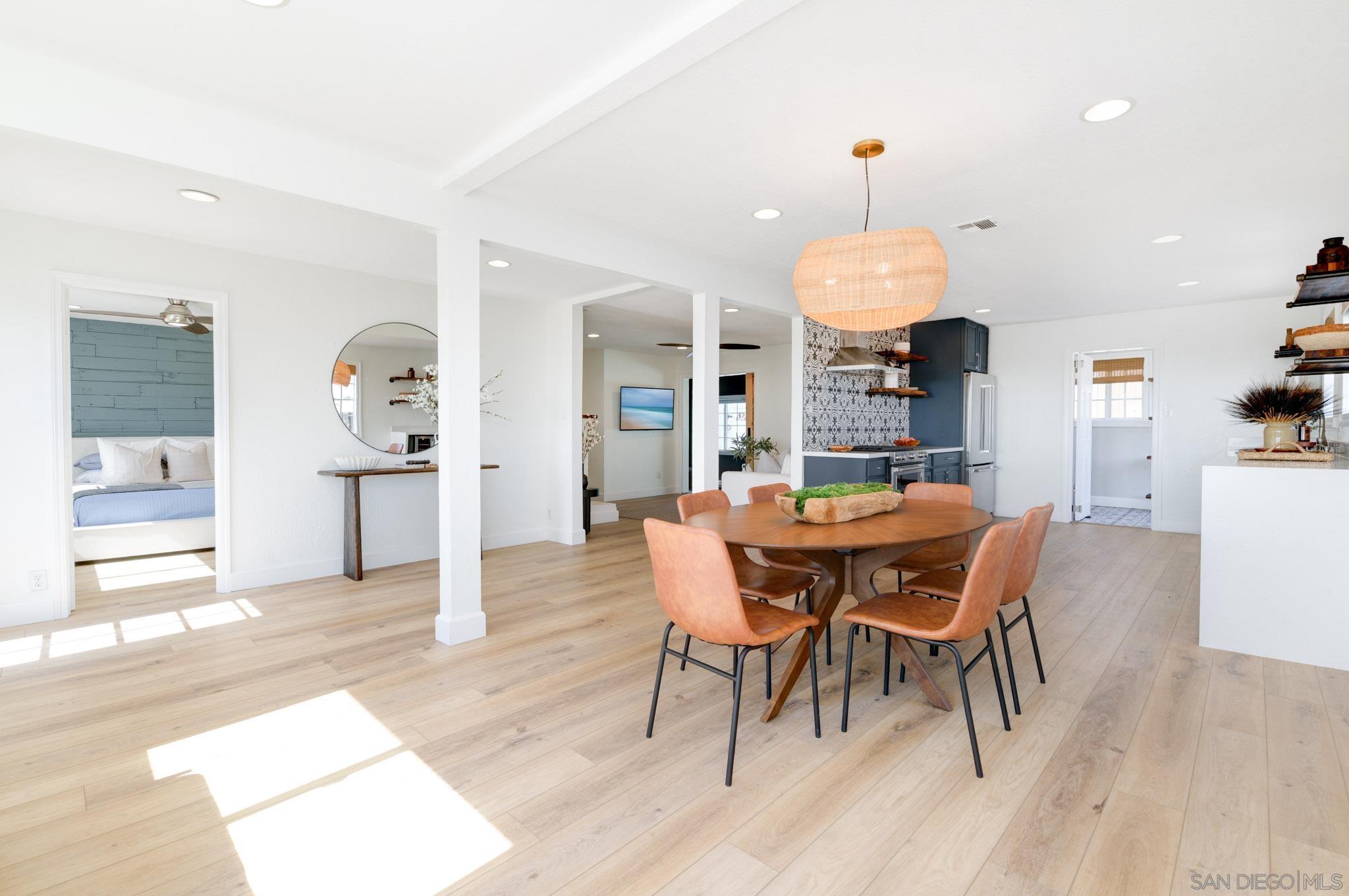 Detail Gallery Image 3 of 30 For 1129  Bonita Dr, Encinitas,  CA 92024 - – Beds | – Baths