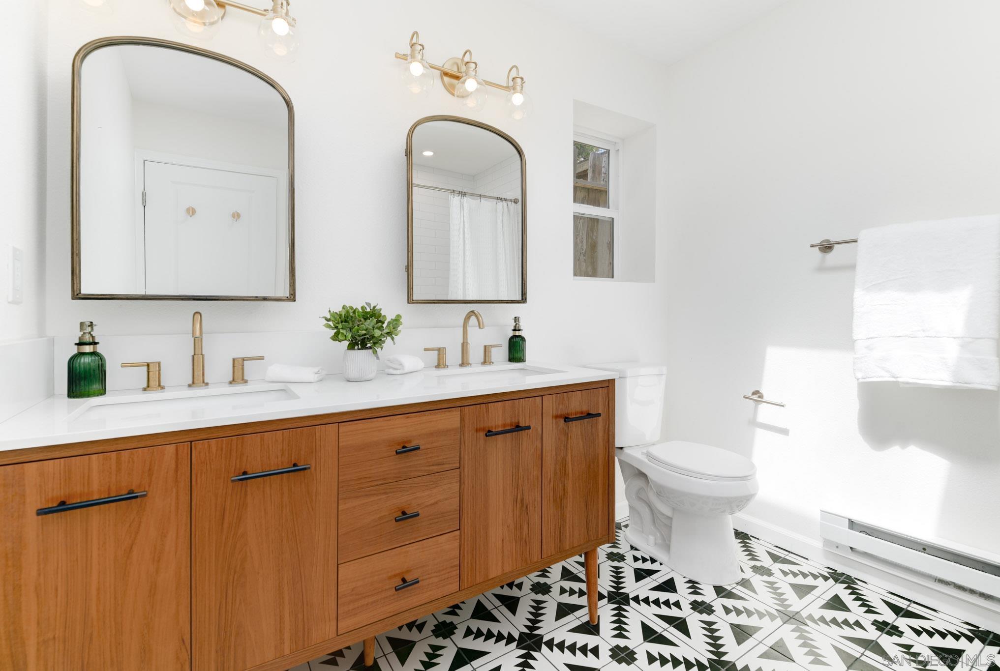 Detail Gallery Image 22 of 30 For 1129  Bonita Dr, Encinitas,  CA 92024 - – Beds | – Baths