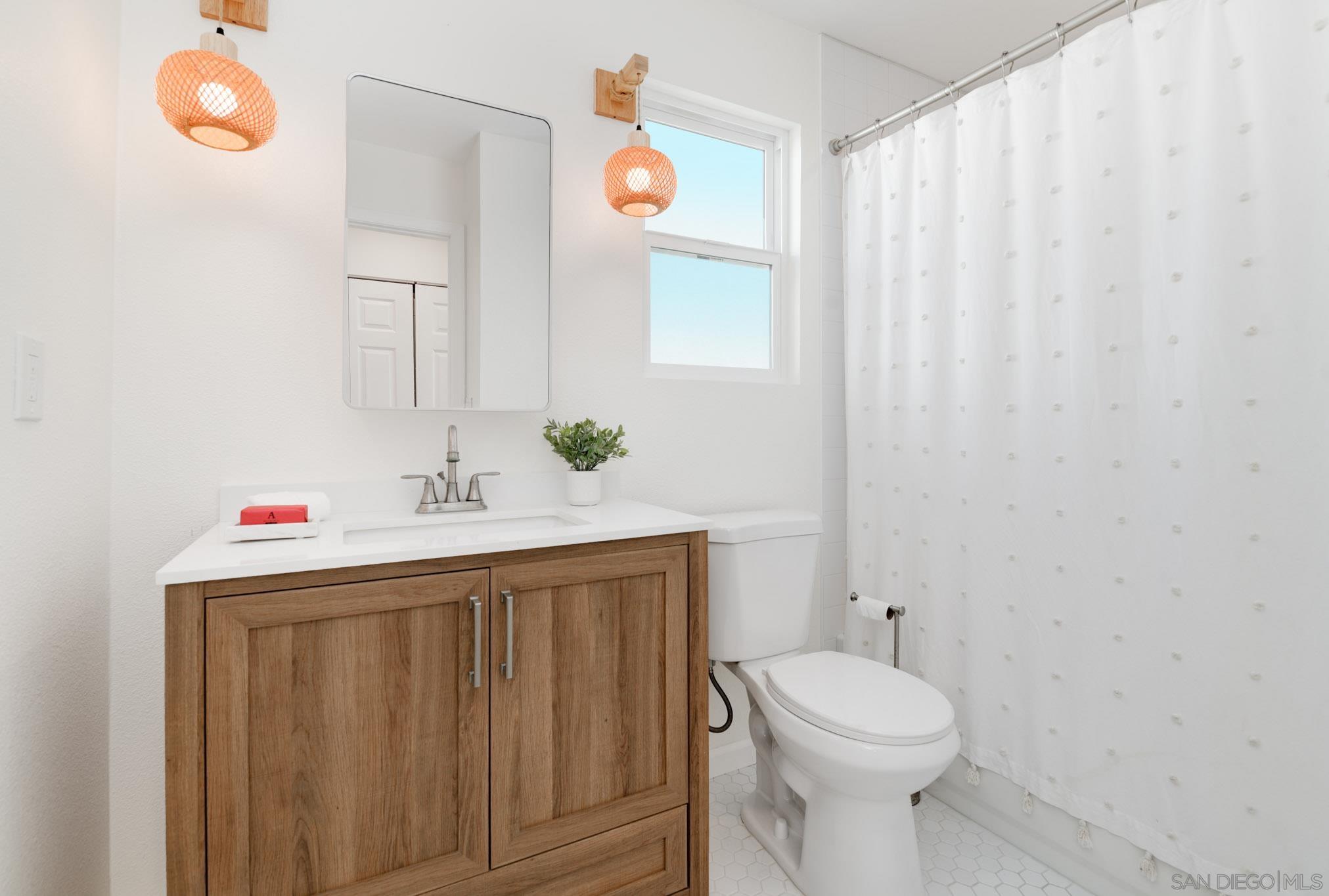 Detail Gallery Image 24 of 30 For 1129  Bonita Dr, Encinitas,  CA 92024 - – Beds | – Baths