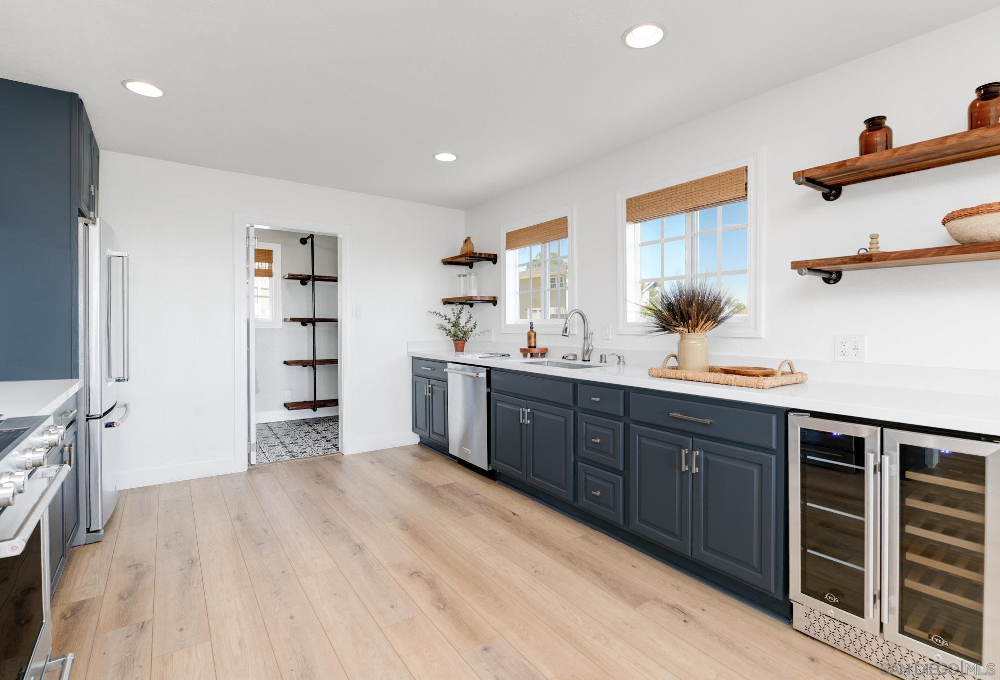 Detail Gallery Image 7 of 30 For 1129  Bonita Dr, Encinitas,  CA 92024 - – Beds | – Baths