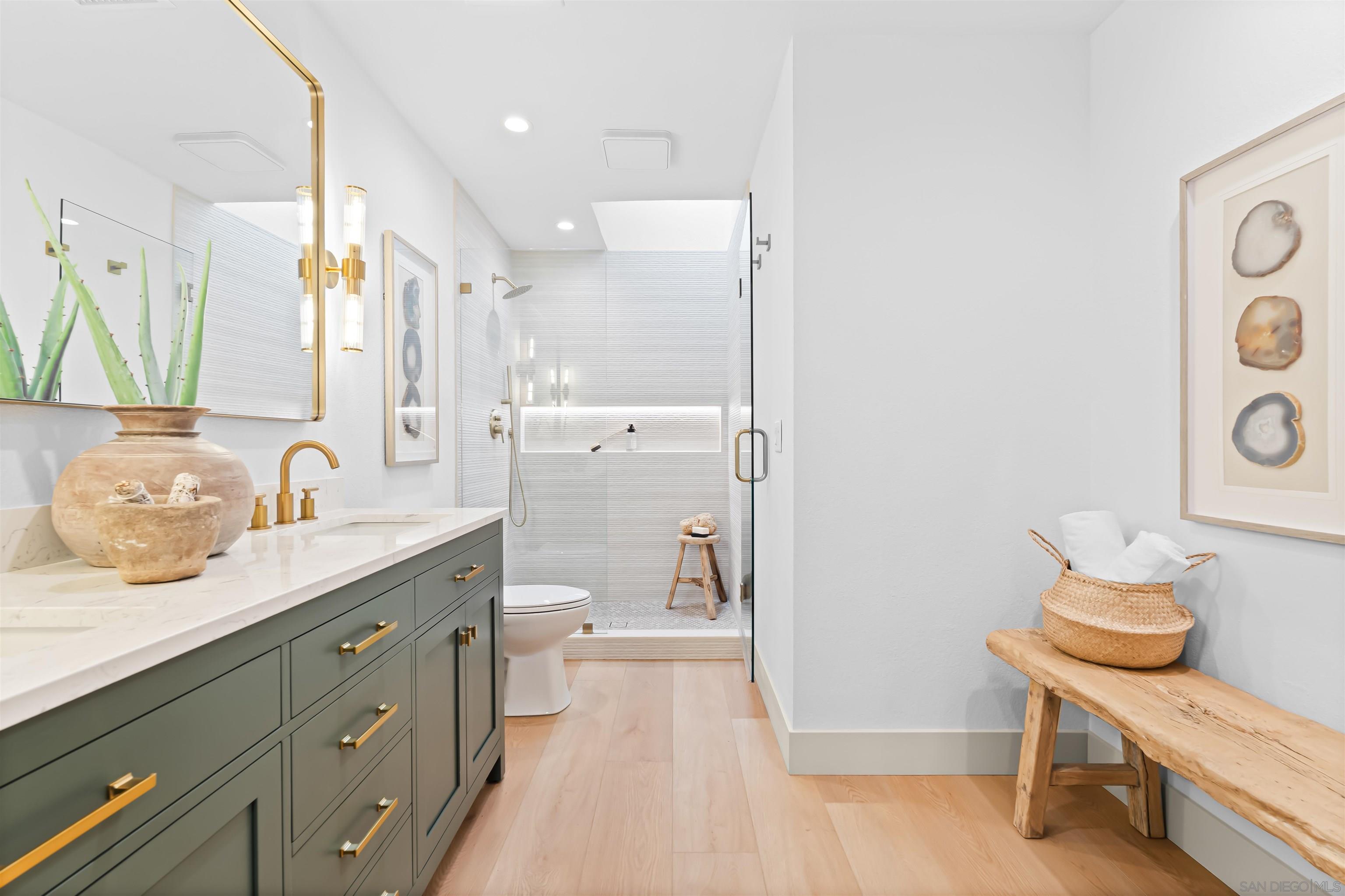 Detail Gallery Image 11 of 19 For 1617  Blossom Field Way, Encinitas,  CA 92024 - 3 Beds | 2 Baths