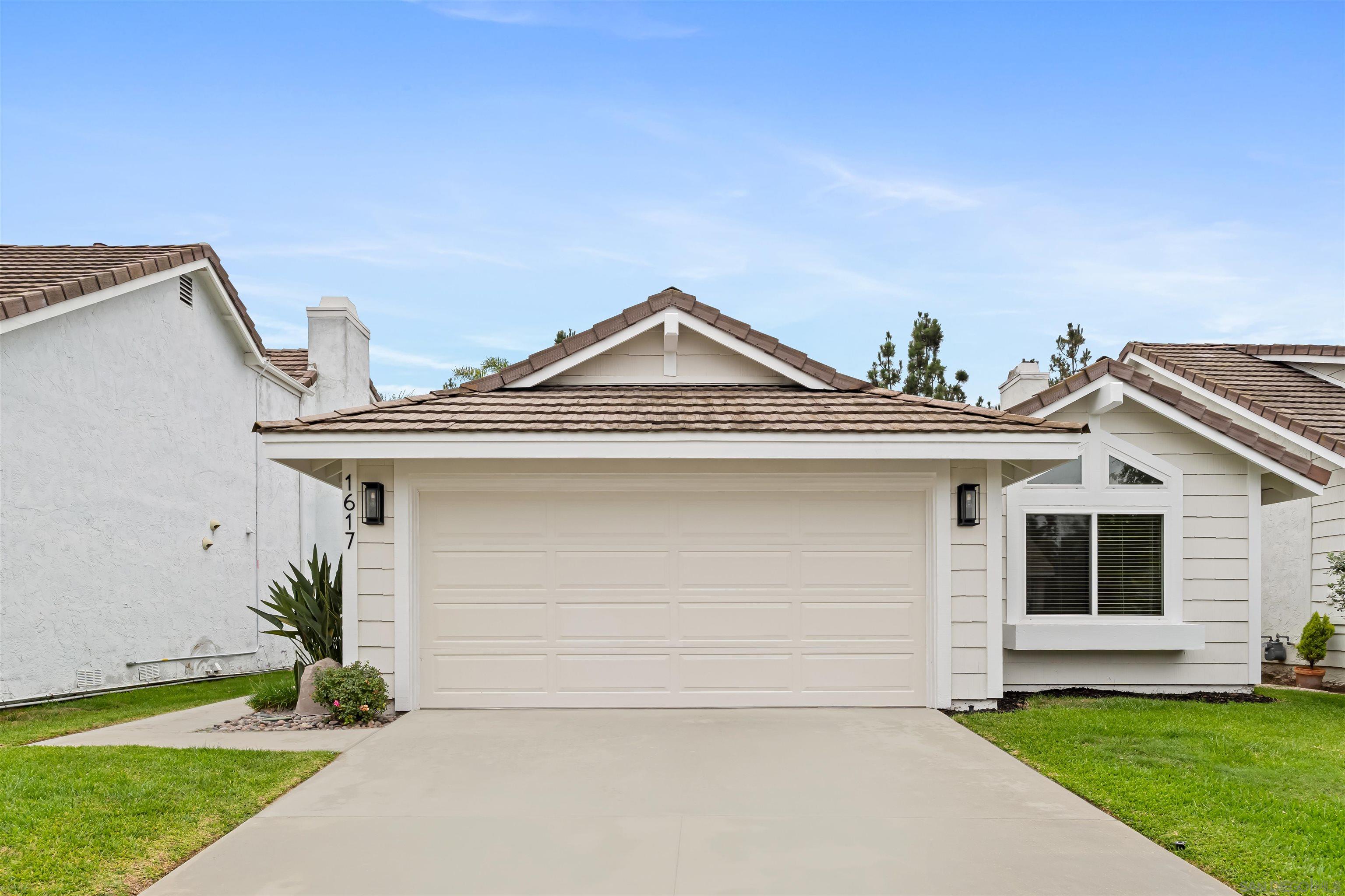 Detail Gallery Image 14 of 19 For 1617  Blossom Field Way, Encinitas,  CA 92024 - 3 Beds | 2 Baths