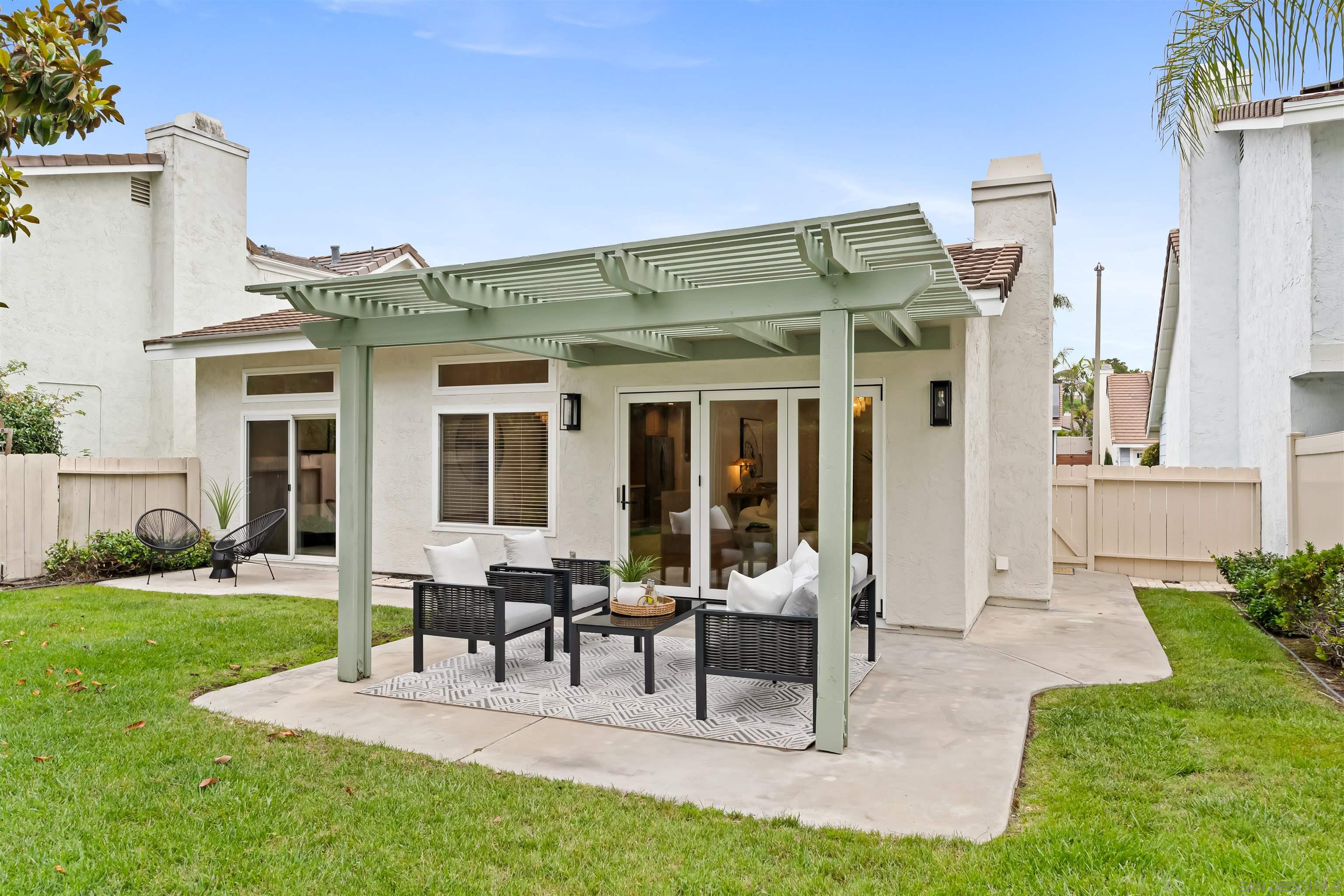 Detail Gallery Image 15 of 19 For 1617  Blossom Field Way, Encinitas,  CA 92024 - 3 Beds | 2 Baths