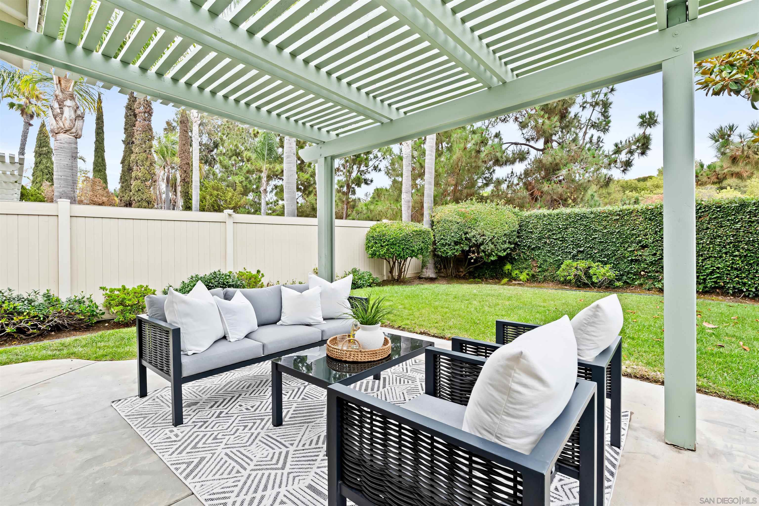 Detail Gallery Image 18 of 19 For 1617  Blossom Field Way, Encinitas,  CA 92024 - 3 Beds | 2 Baths