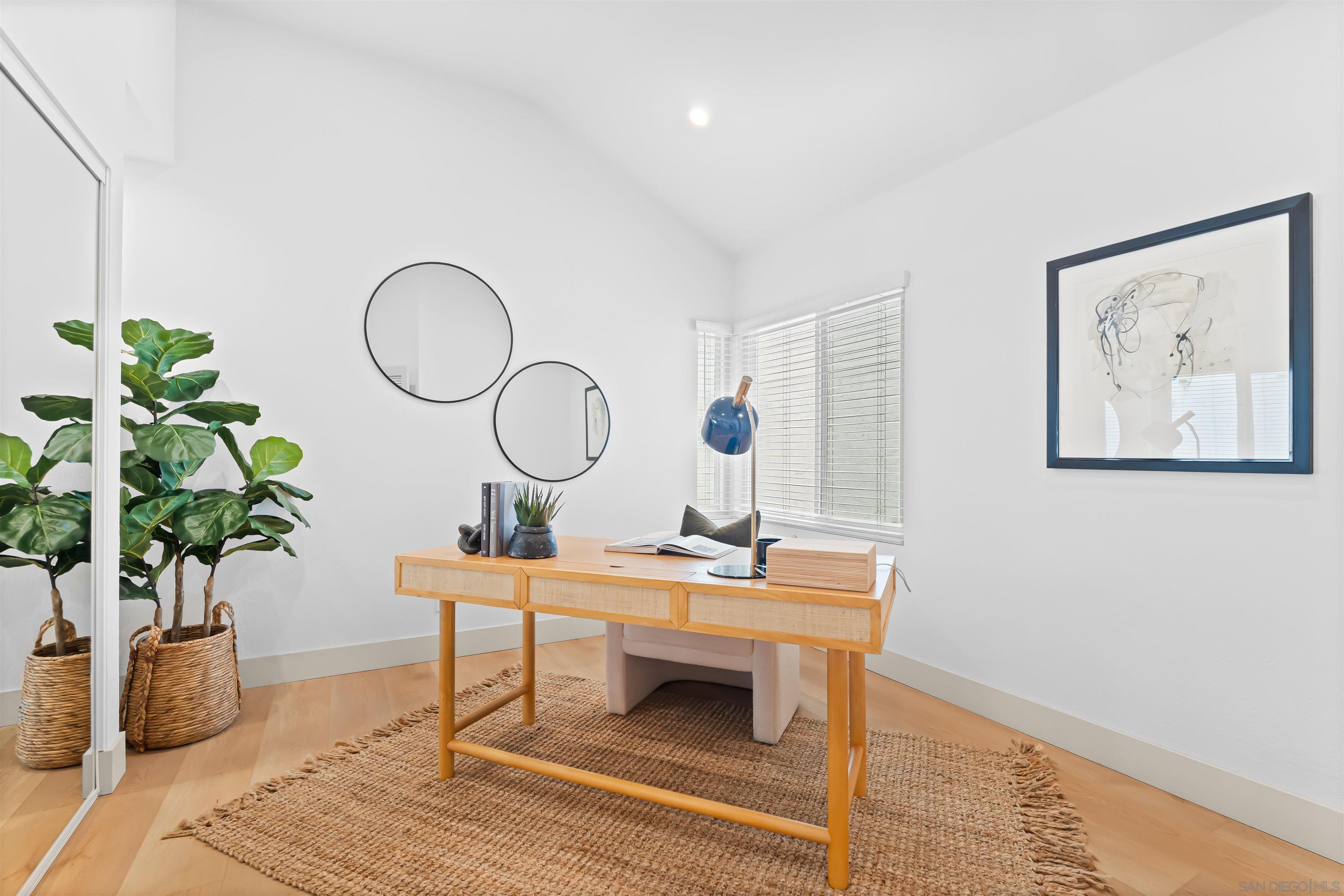 Detail Gallery Image 8 of 19 For 1617  Blossom Field Way, Encinitas,  CA 92024 - 3 Beds | 2 Baths